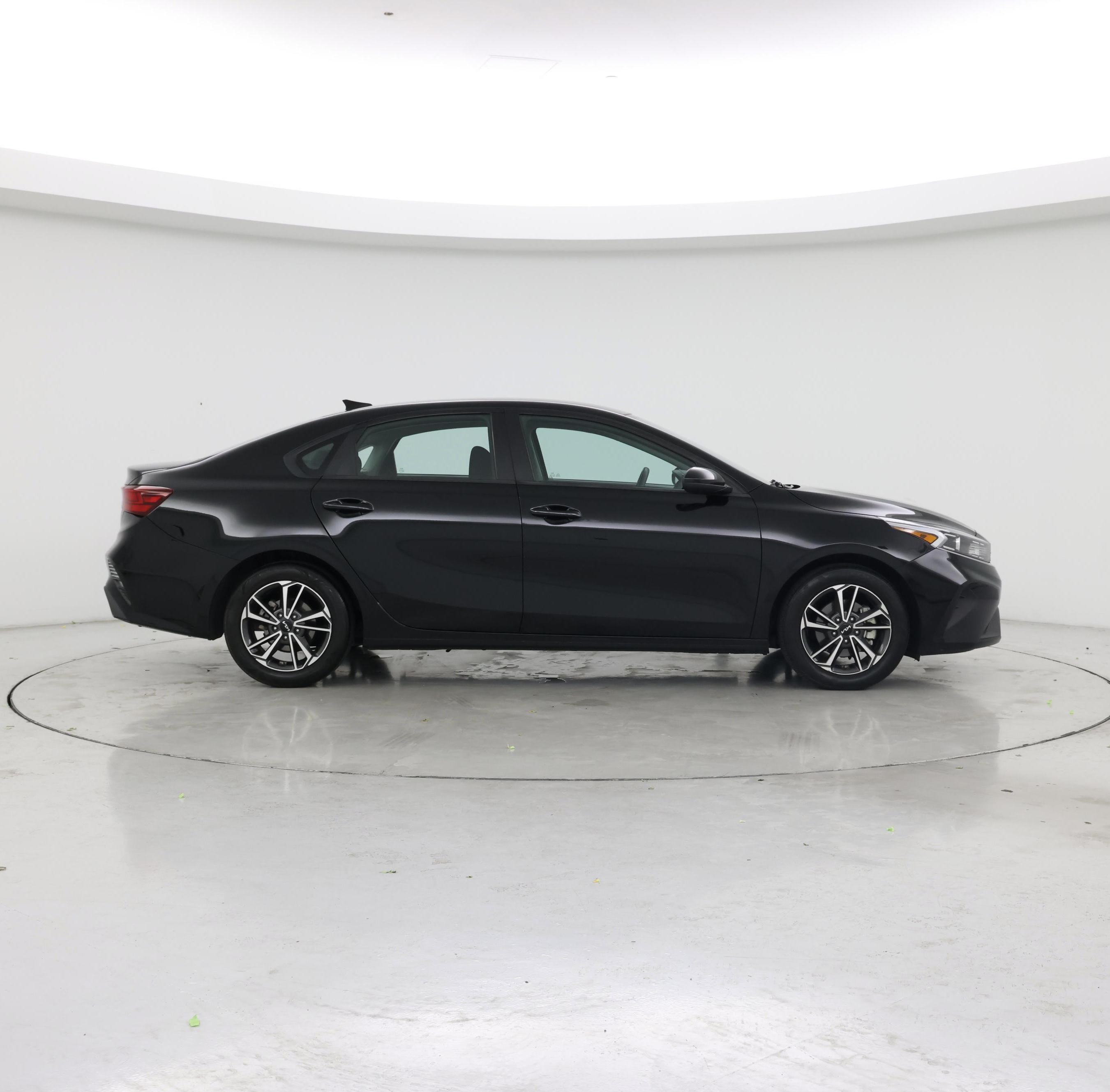Thumbnail: 2022 Kia Forte - 7
