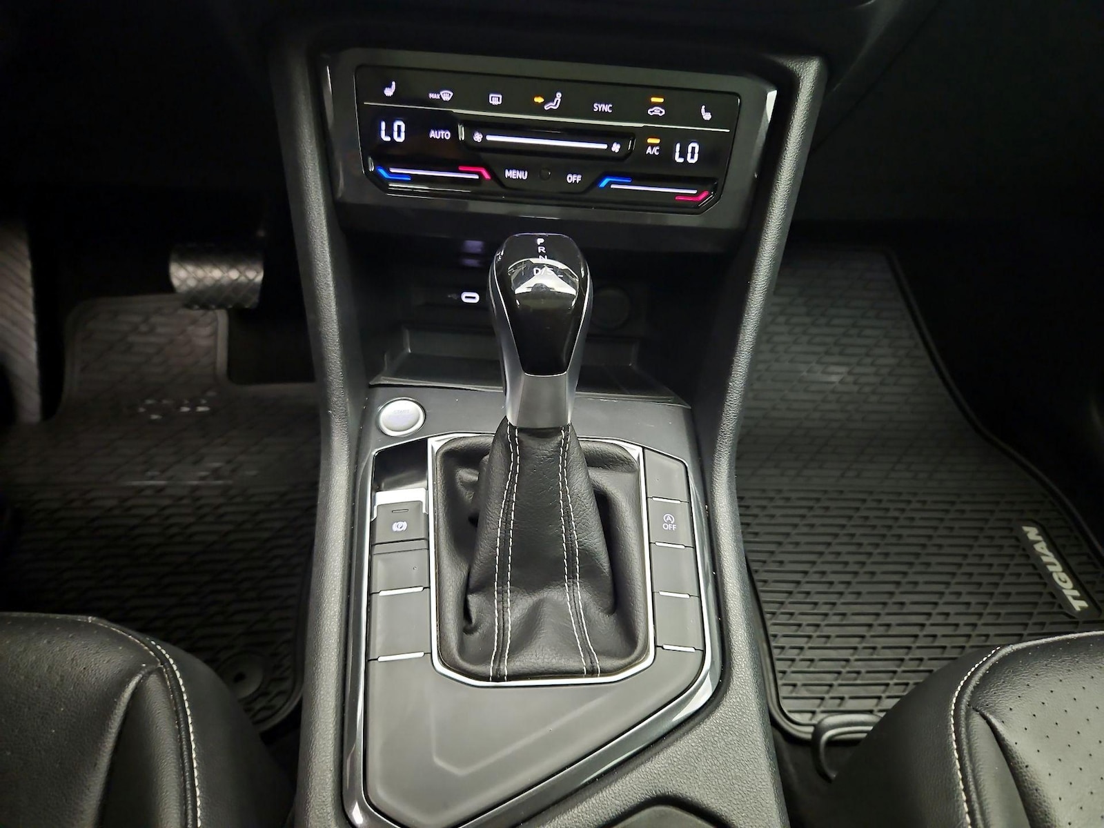 2024 Volkswagen Tiguan SE - Photo 17
