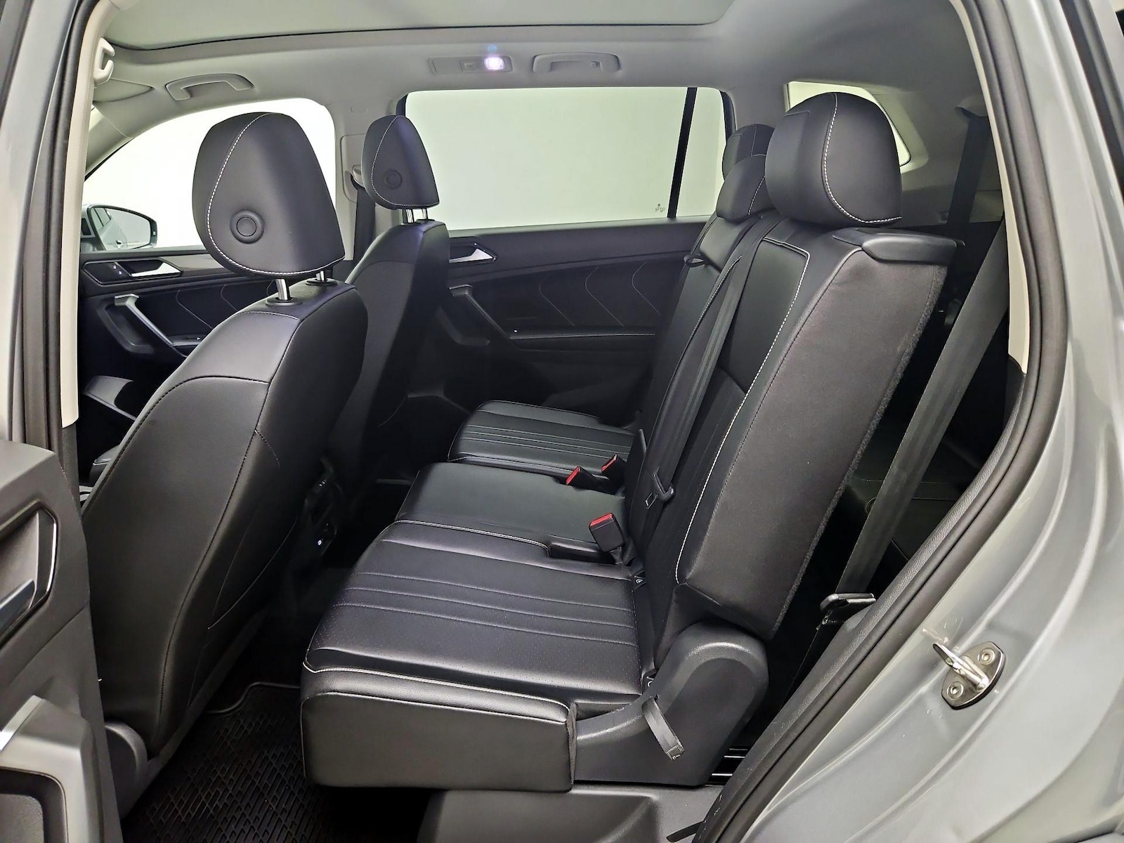 2024 Volkswagen Tiguan SE - Photo 18