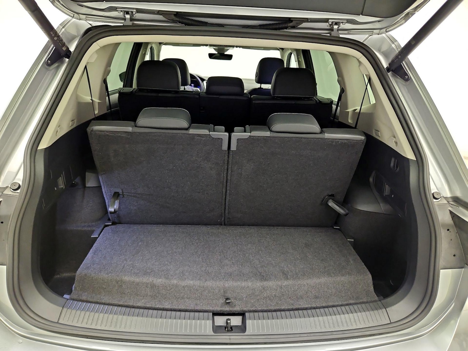 2024 Volkswagen Tiguan SE - Photo 19