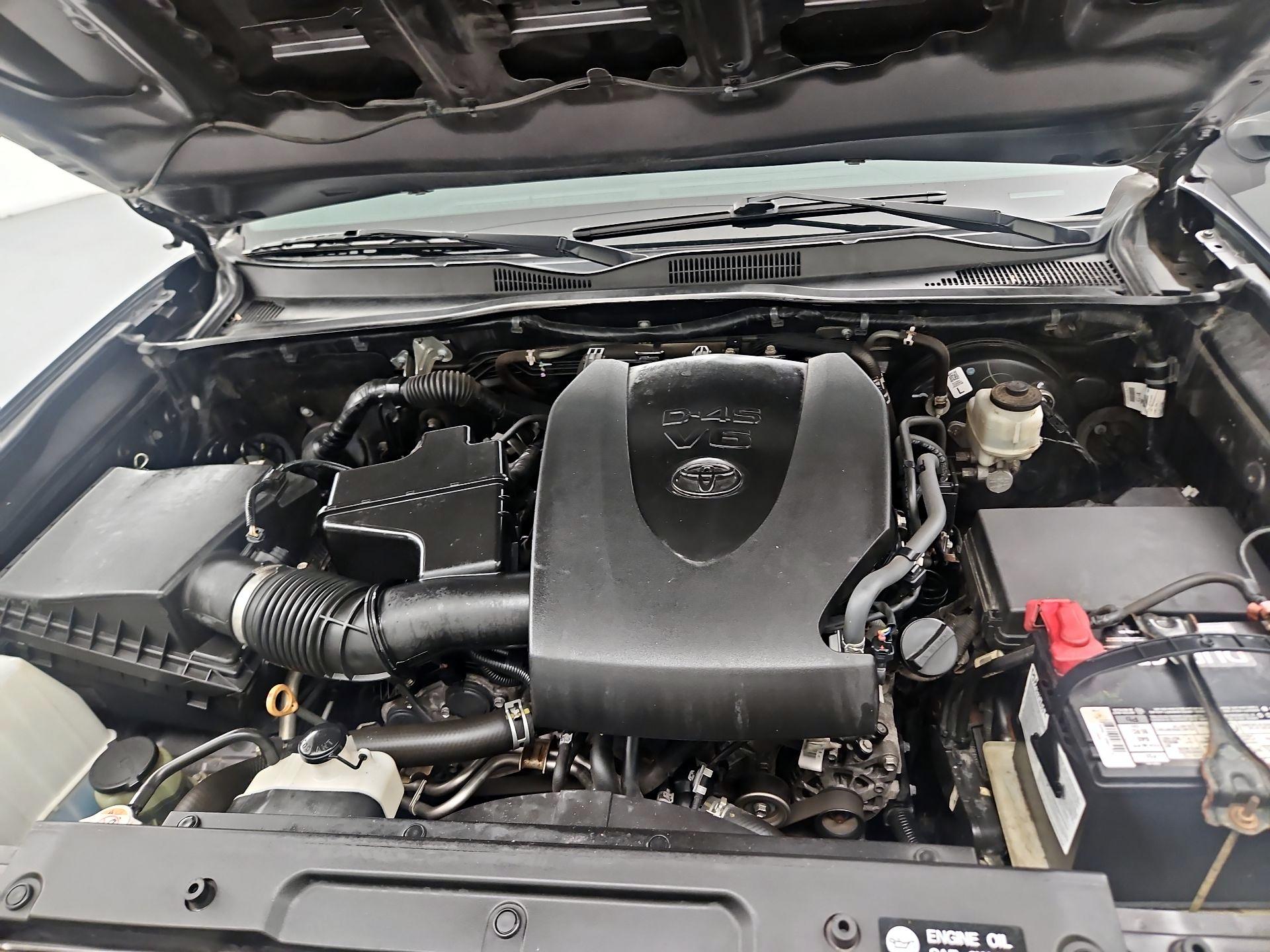 Thumbnail: 2019 Toyota Tacoma - 18