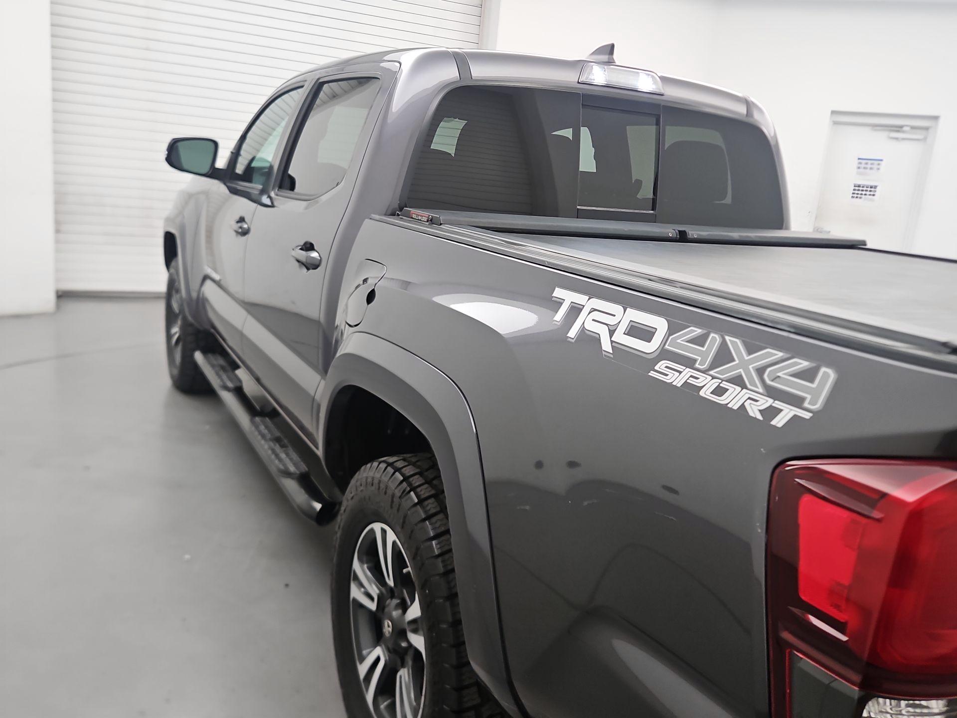 Thumbnail: 2019 Toyota Tacoma - 7