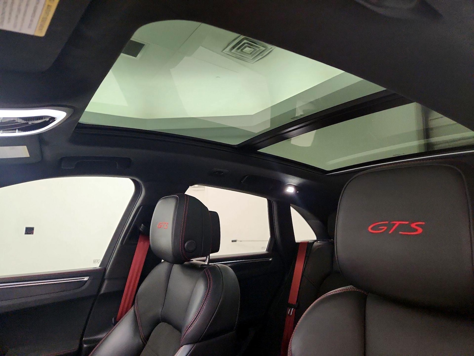 2022 Porsche Macan GTS - Photo 20