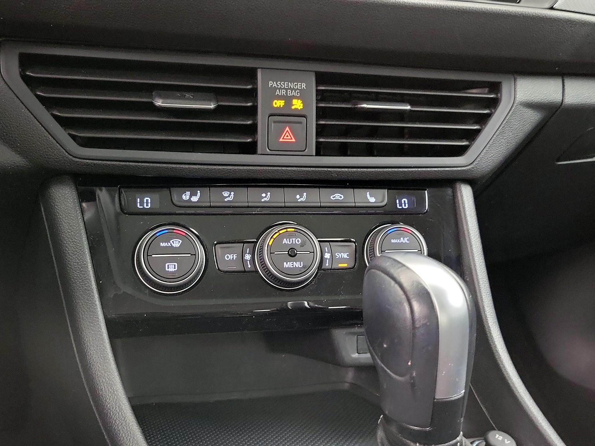 Thumbnail: 2021 Volkswagen Jetta - 16