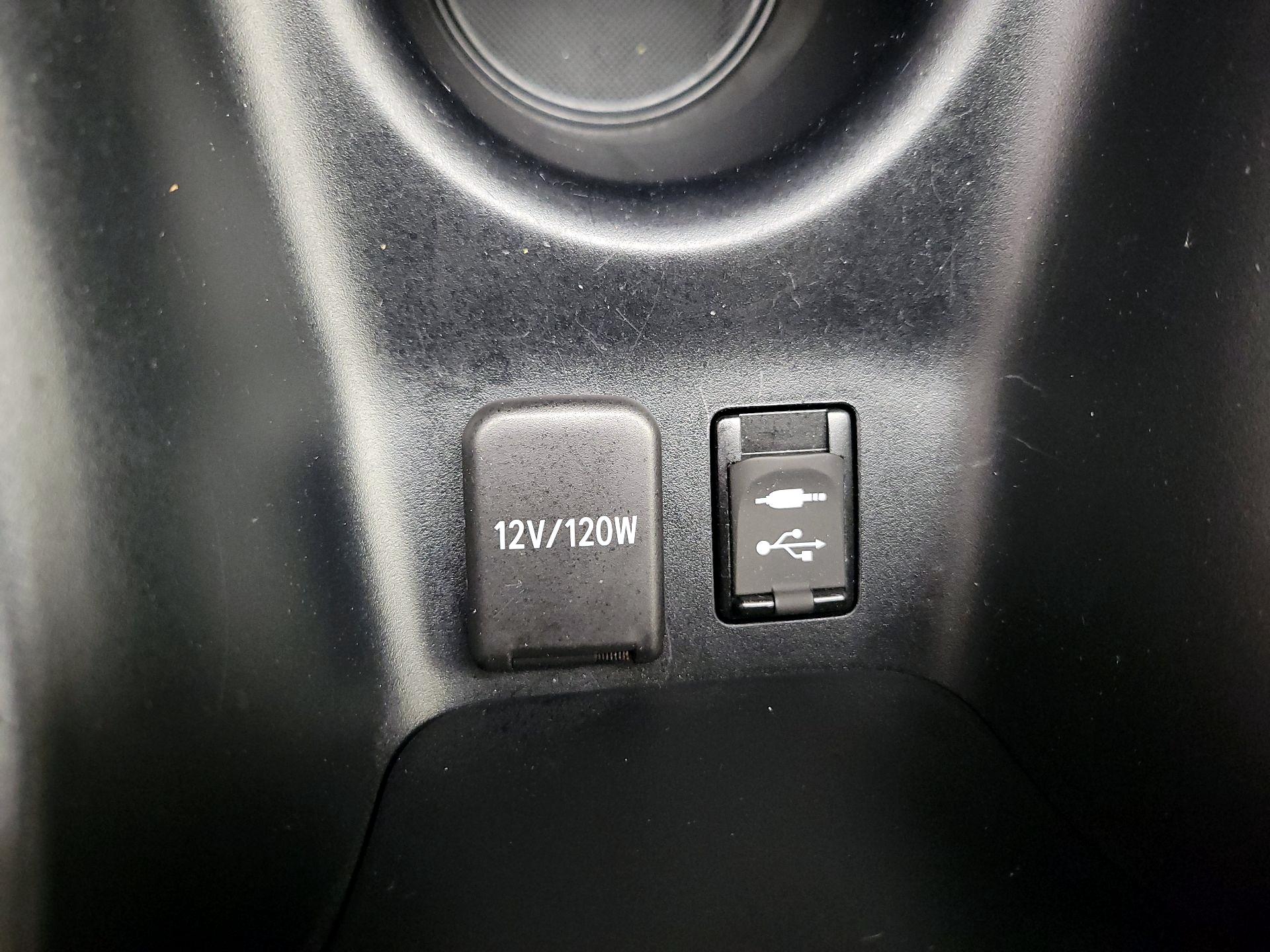 Thumbnail: 2018 Toyota Prius - 18