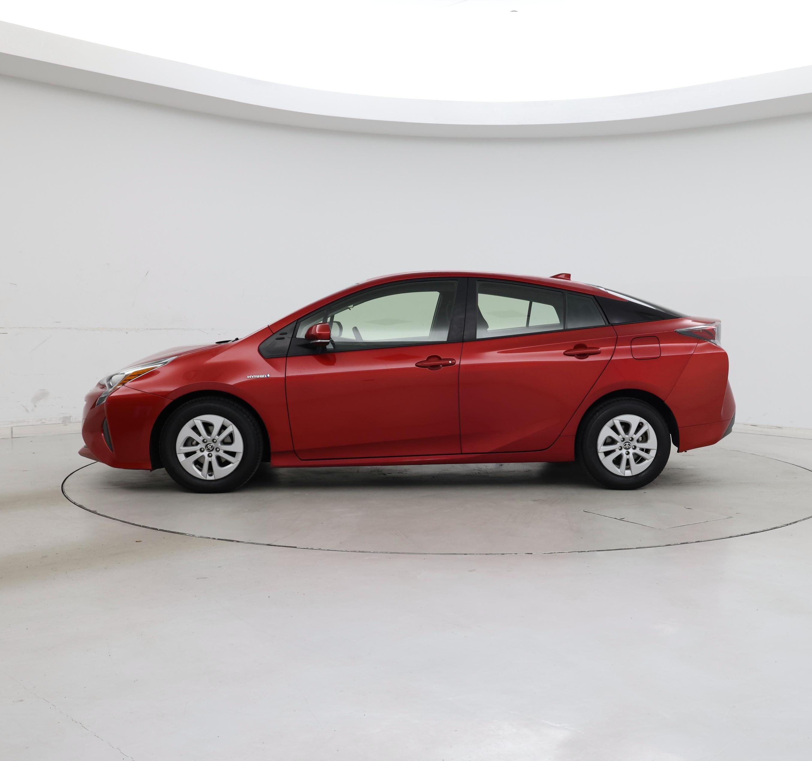 Thumbnail: 2018 Toyota Prius - 3