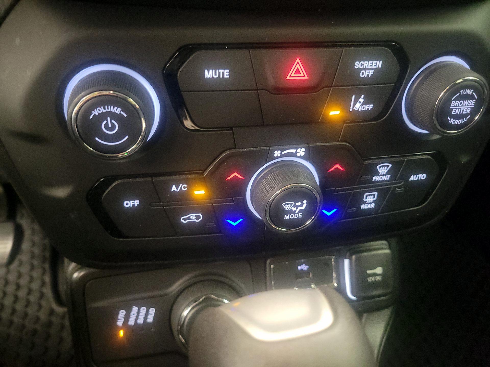 Thumbnail: 2022 Jeep Renegade - 17