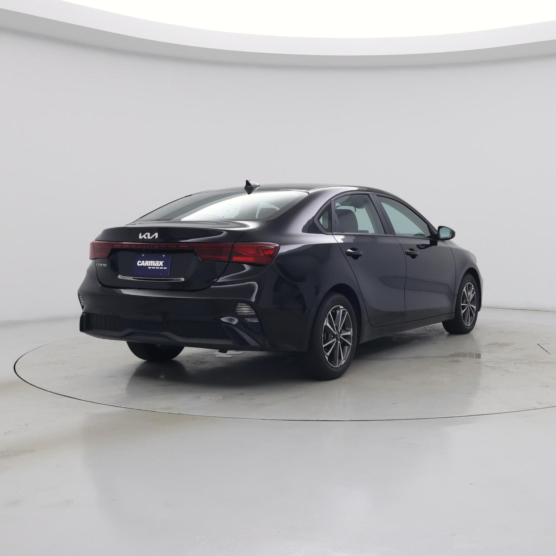 Thumbnail: 2022 Kia Forte - 8