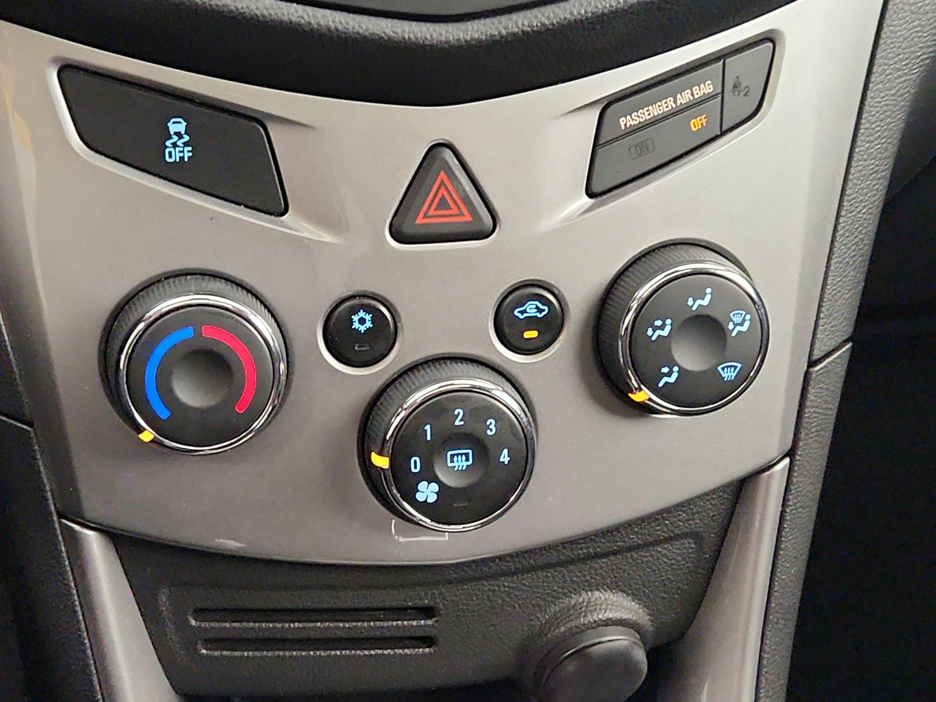 Thumbnail: 2015 Chevrolet Trax - 16