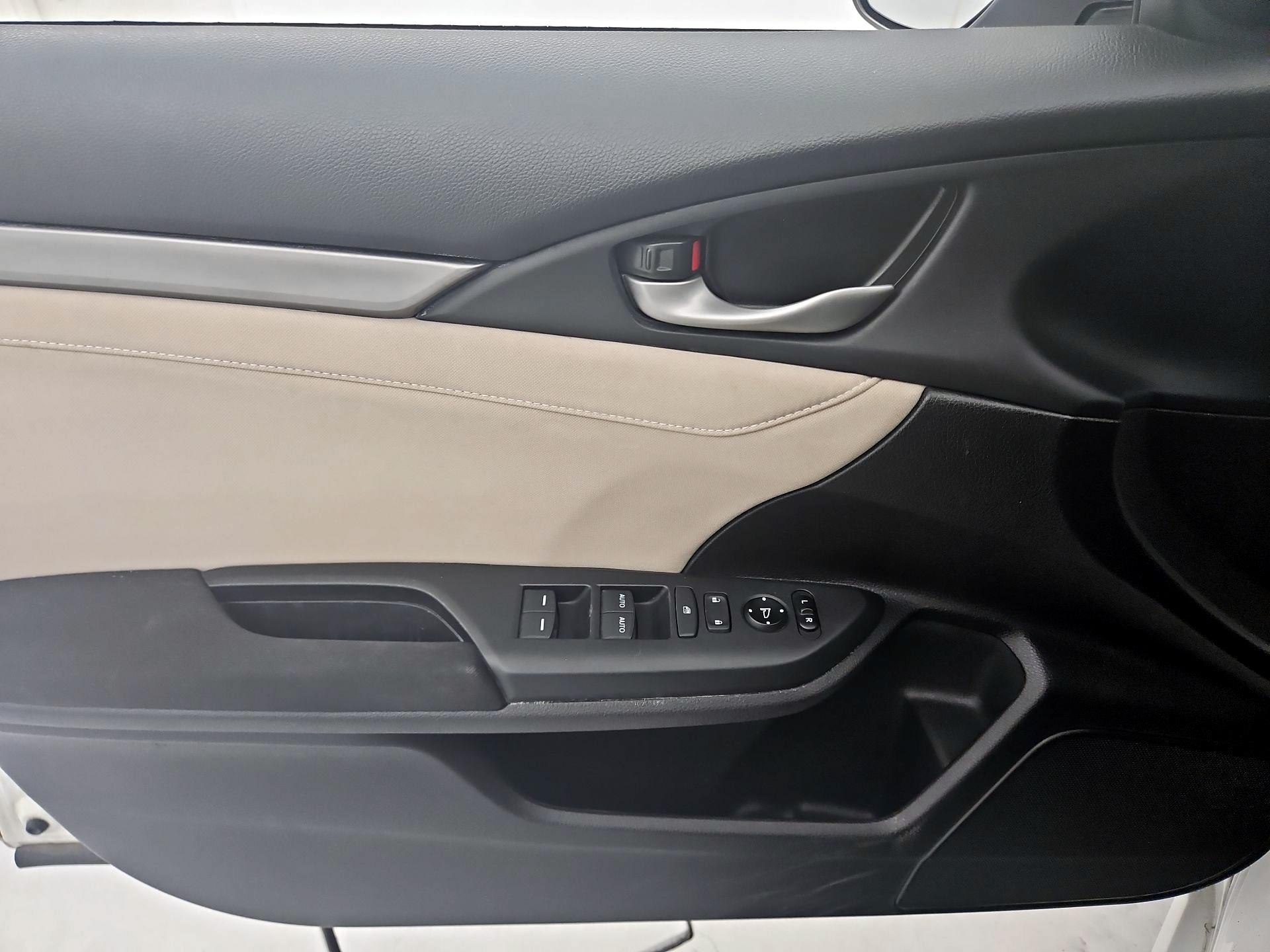 Thumbnail: 2017 Honda Civic - 12