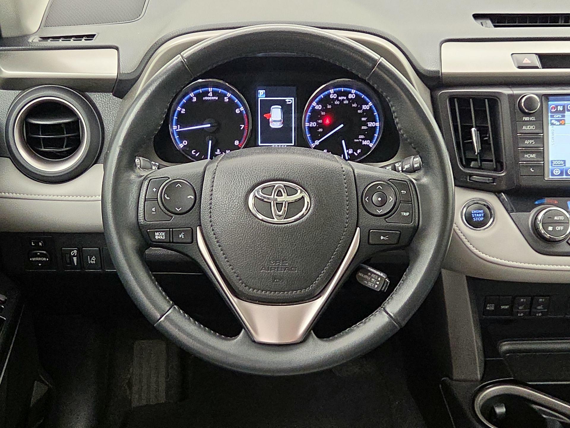 Thumbnail: 2016 Toyota RAV4 - 10