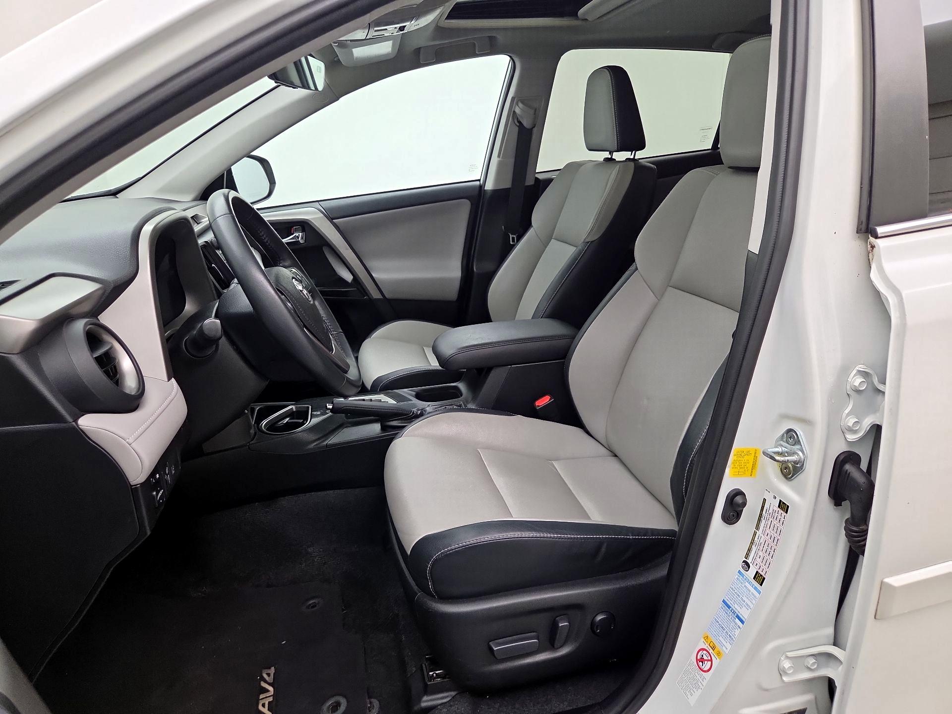 Thumbnail: 2016 Toyota RAV4 - 11