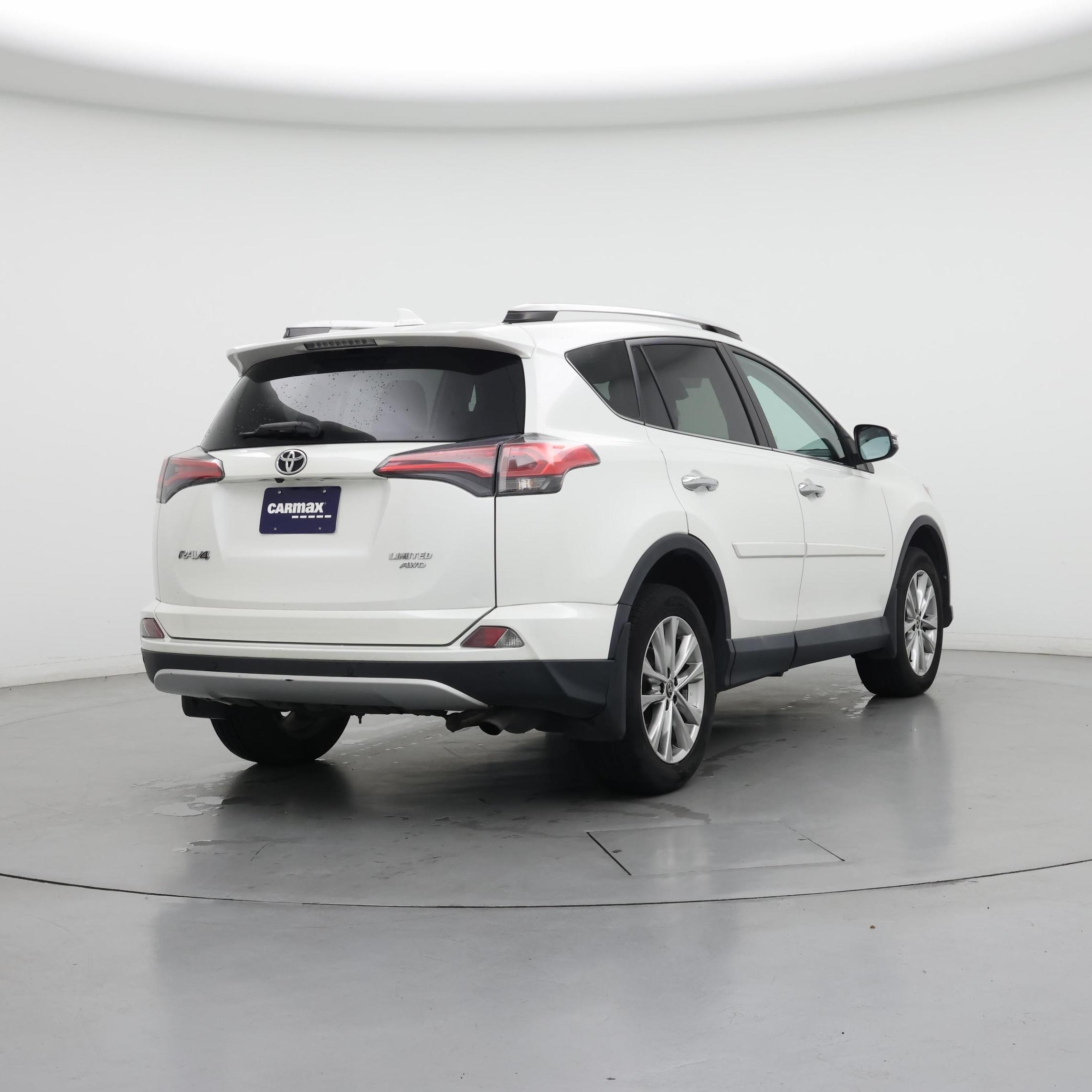 Thumbnail: 2016 Toyota RAV4 - 8