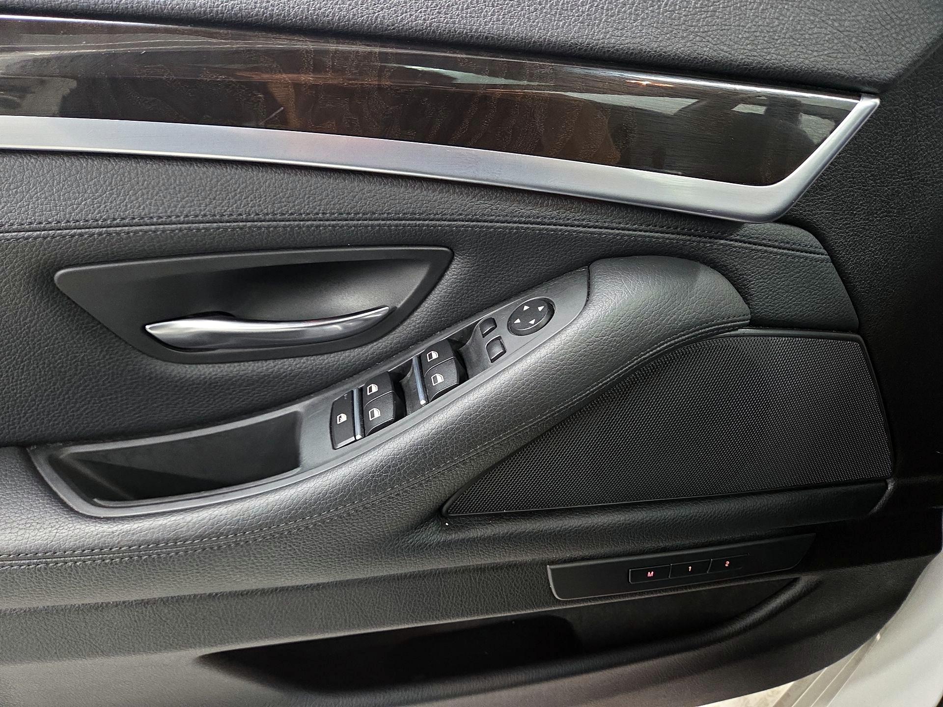 Thumbnail: 2014 BMW 5 Series - 10