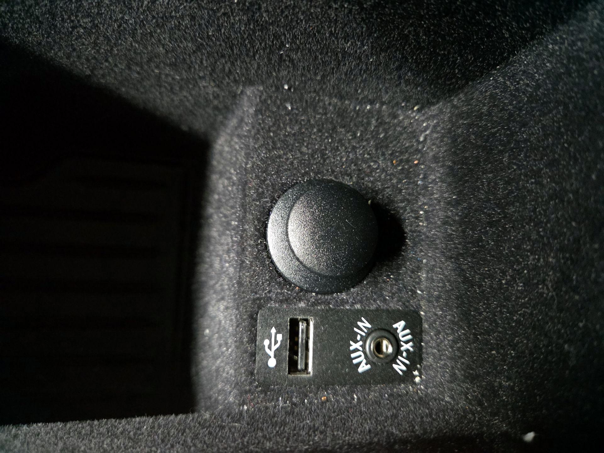 Thumbnail: 2014 BMW 5 Series - 17
