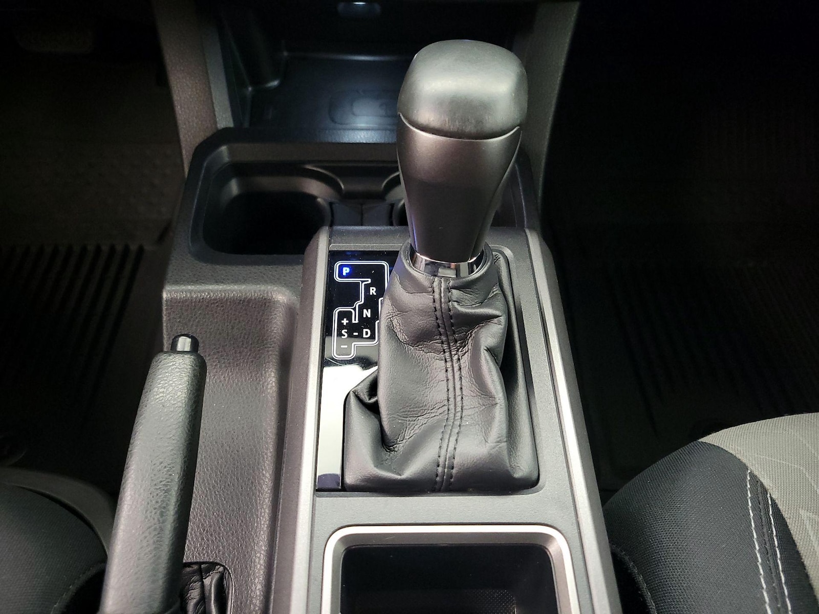 2022 Toyota Tacoma TRD Sport - Photo 18