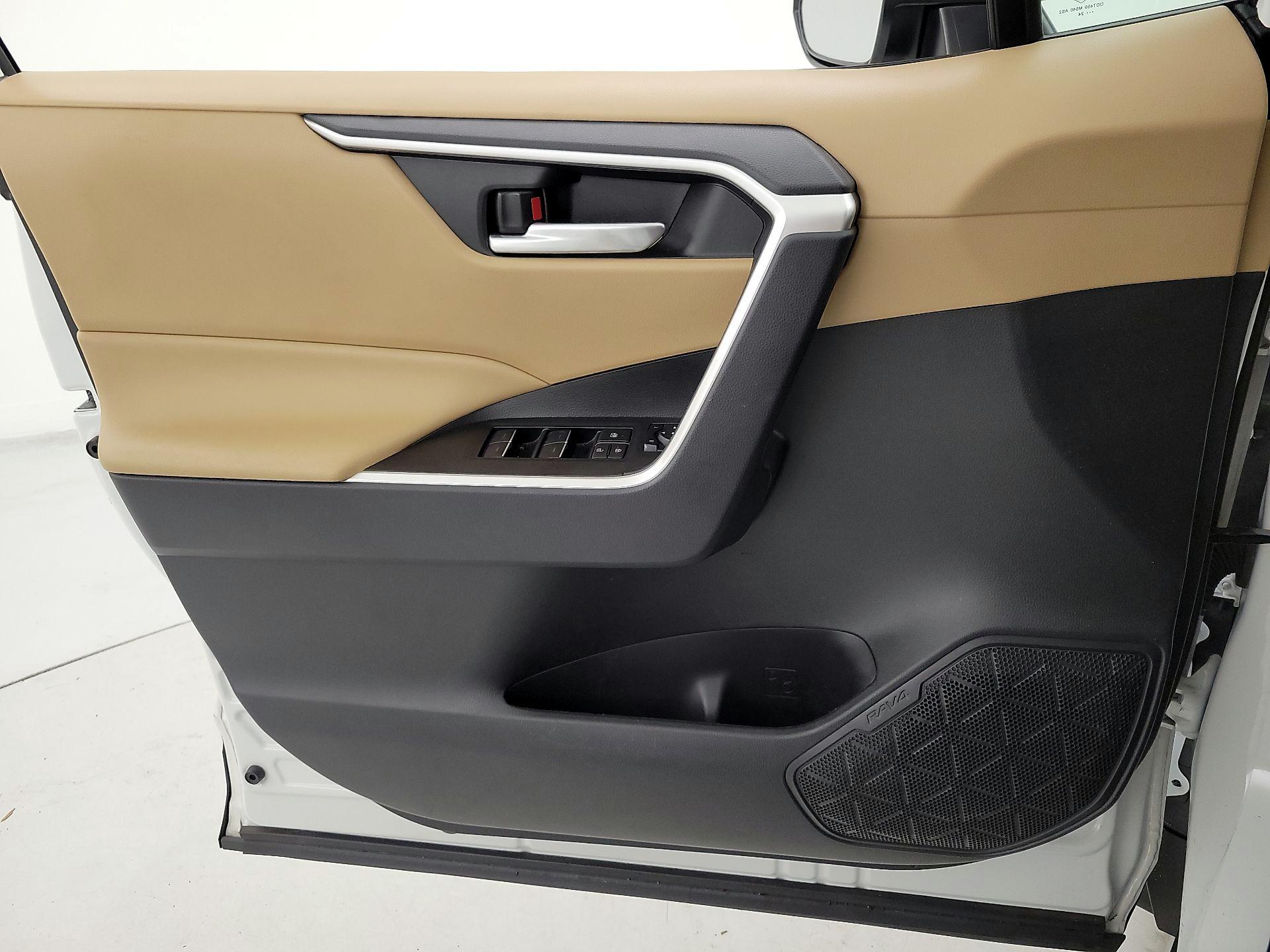 Thumbnail: 2024 Toyota RAV4 - 12