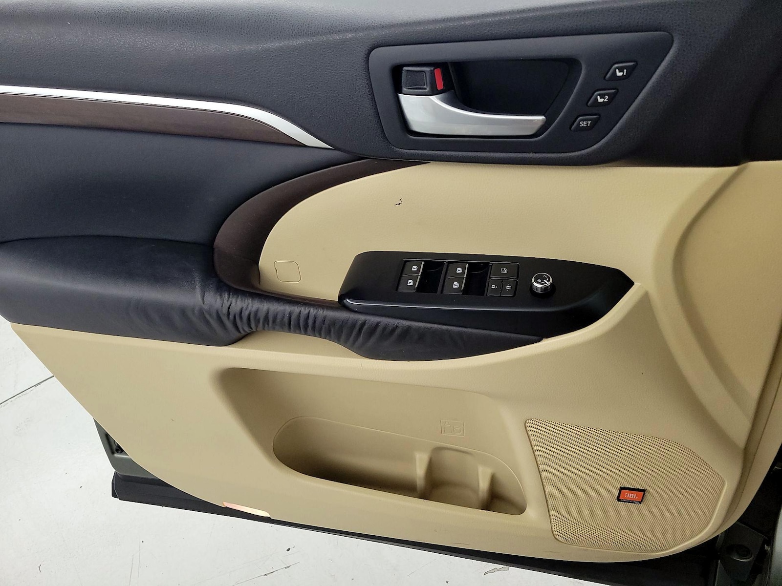 2016 Toyota Highlander Limited - Photo 13
