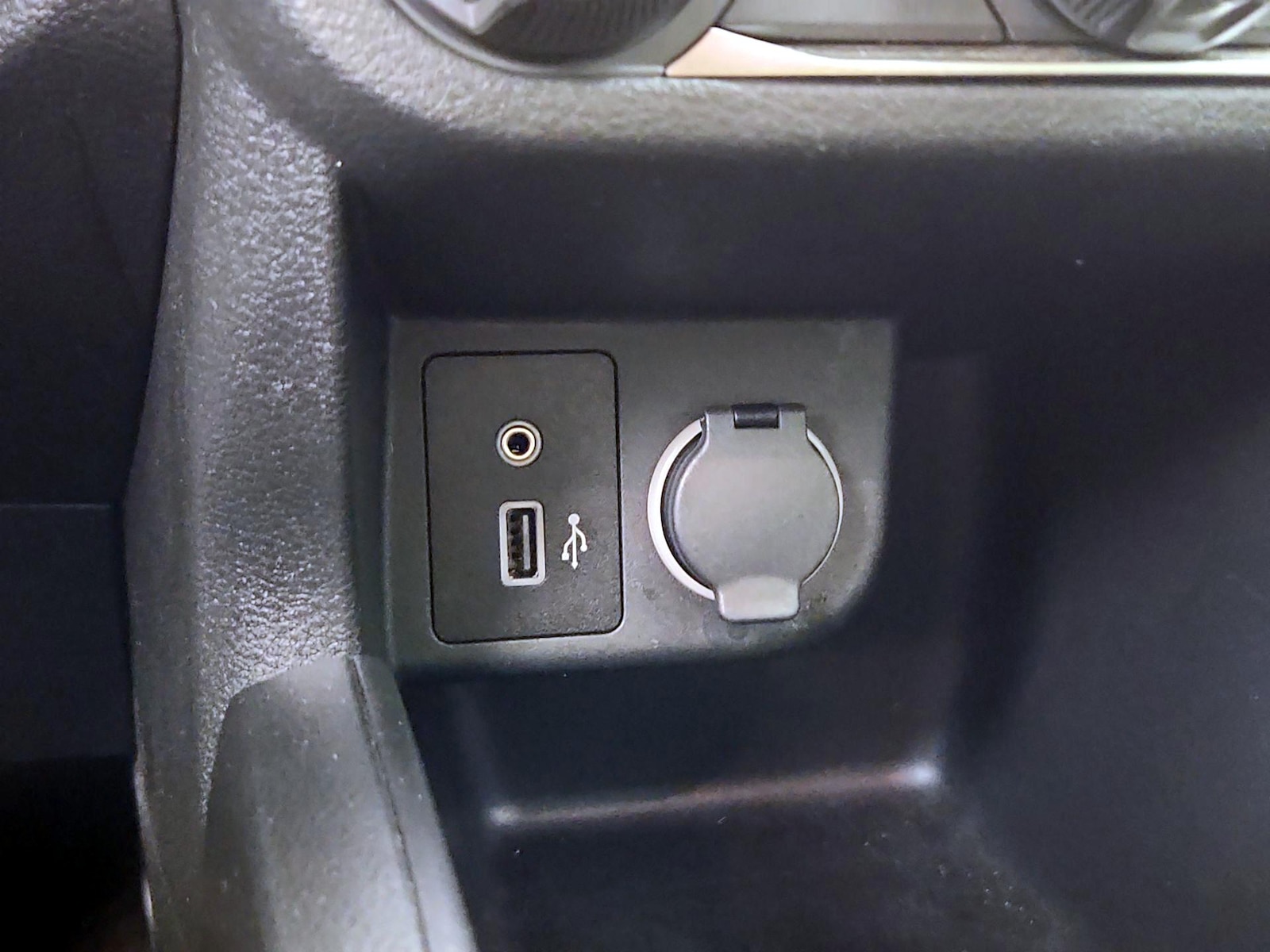 2023 Nissan Kicks S - Photo 19