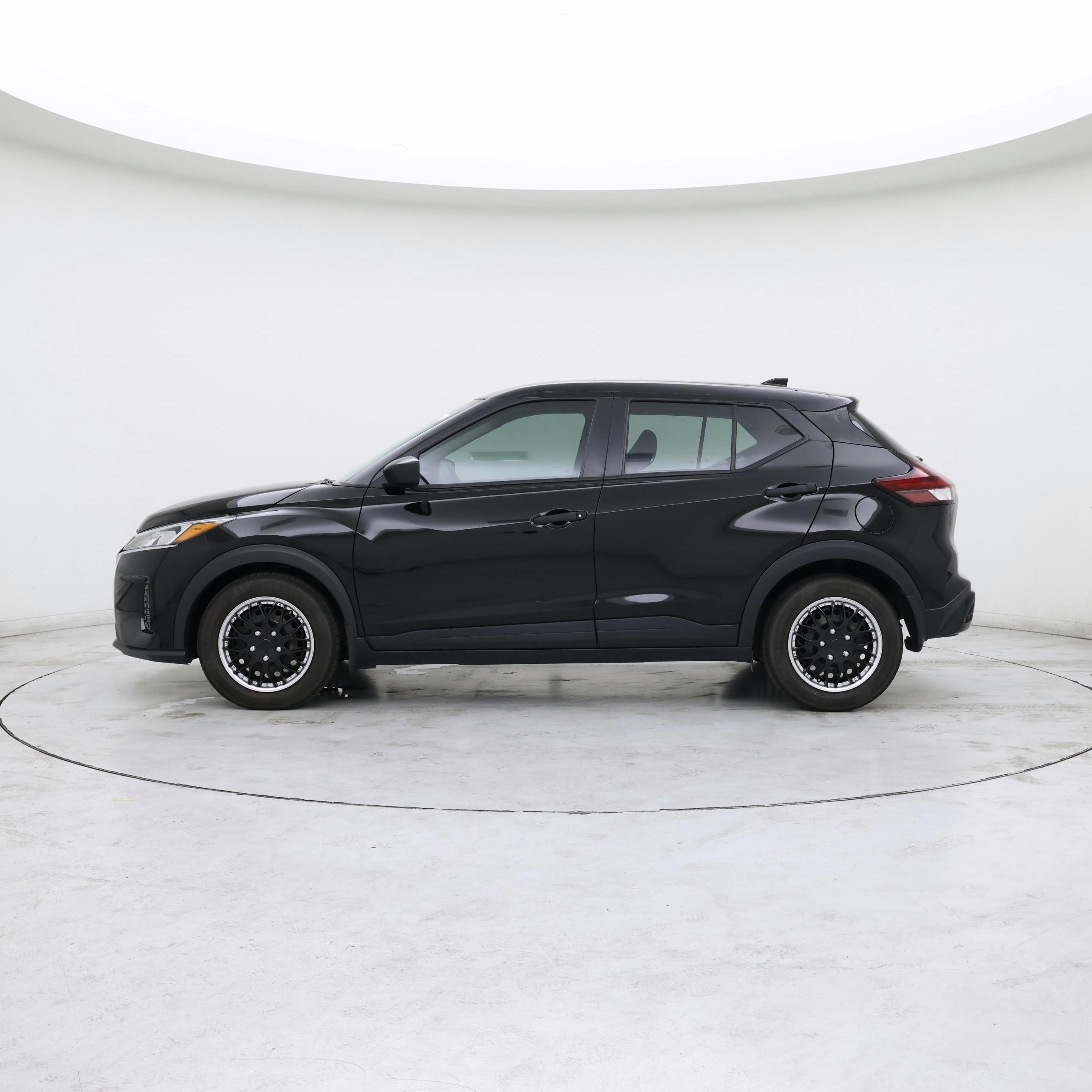 Thumbnail: 2023 Nissan Kicks - 3