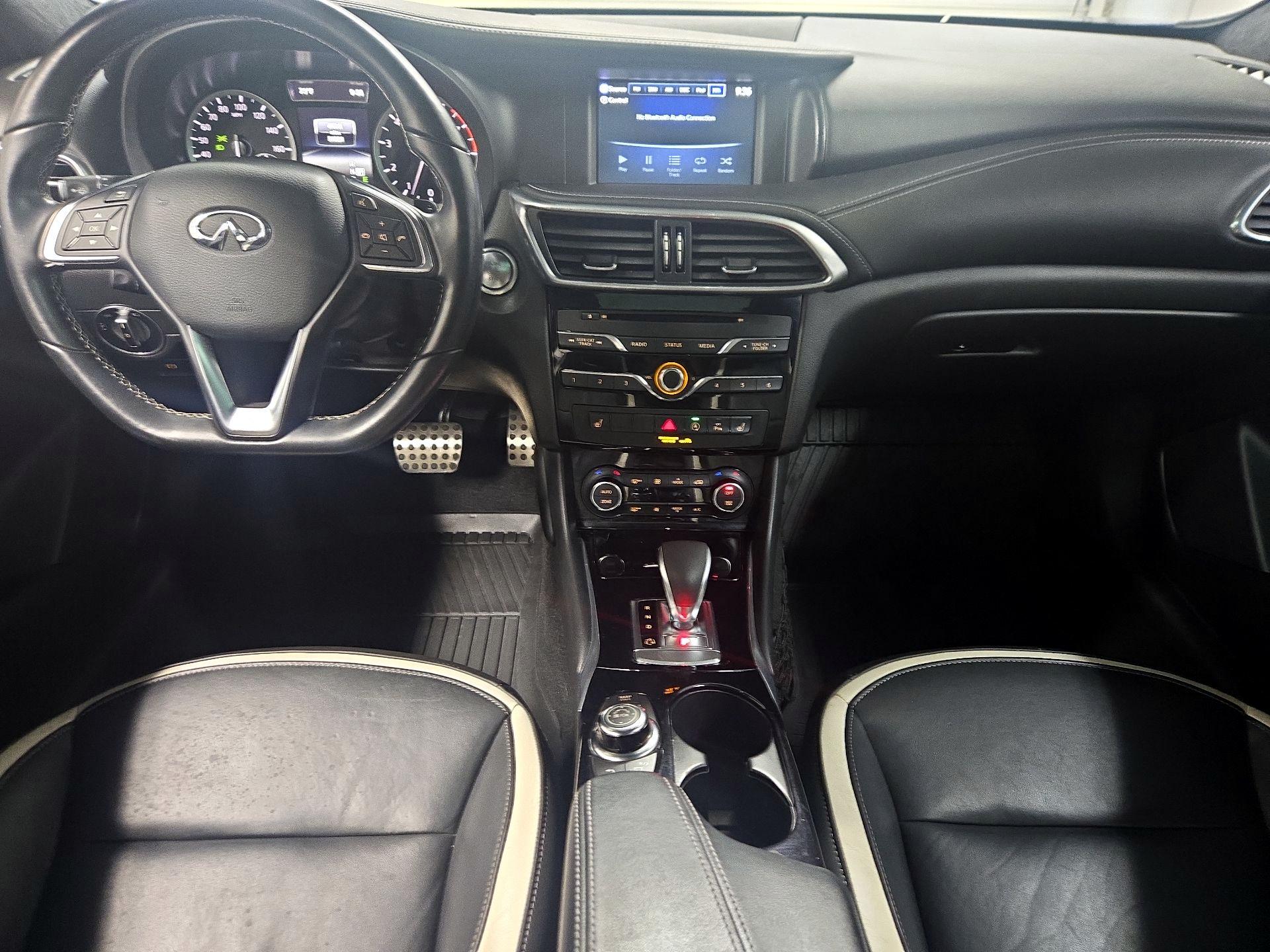 Thumbnail: 2017 INFINITI QX30 - 9