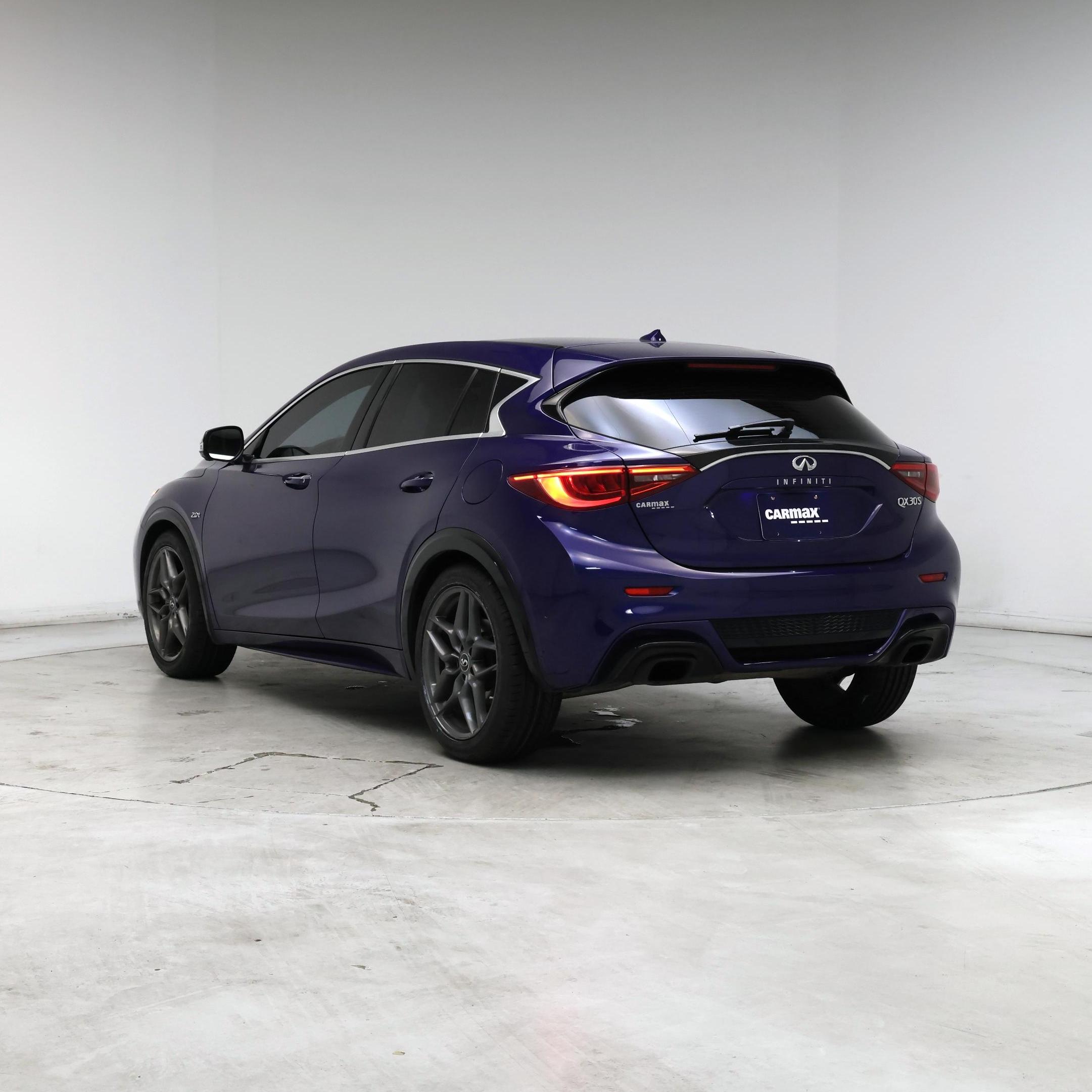 Thumbnail: 2017 INFINITI QX30 - 2