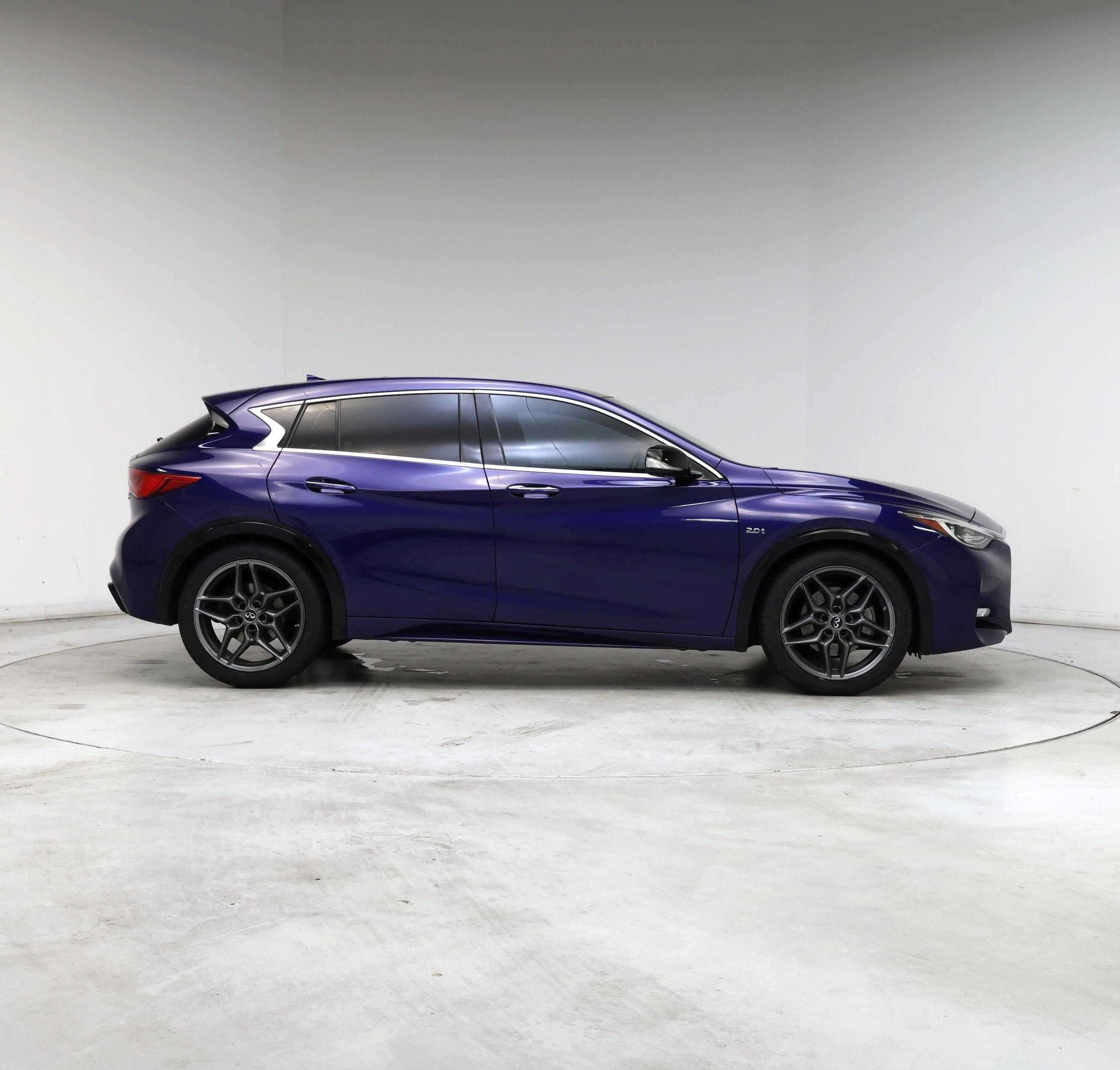 Thumbnail: 2017 INFINITI QX30 - 7