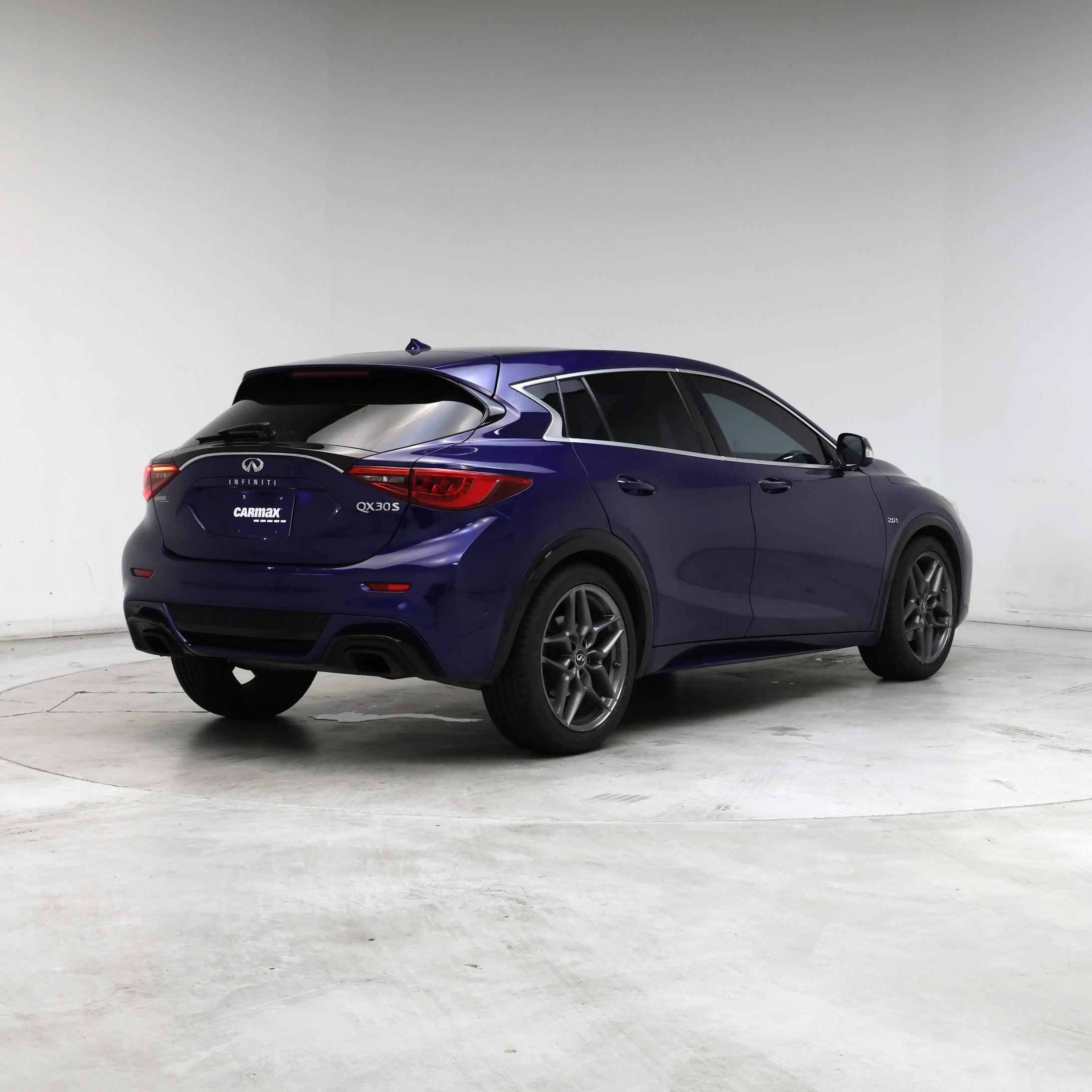 Thumbnail: 2017 INFINITI QX30 - 8