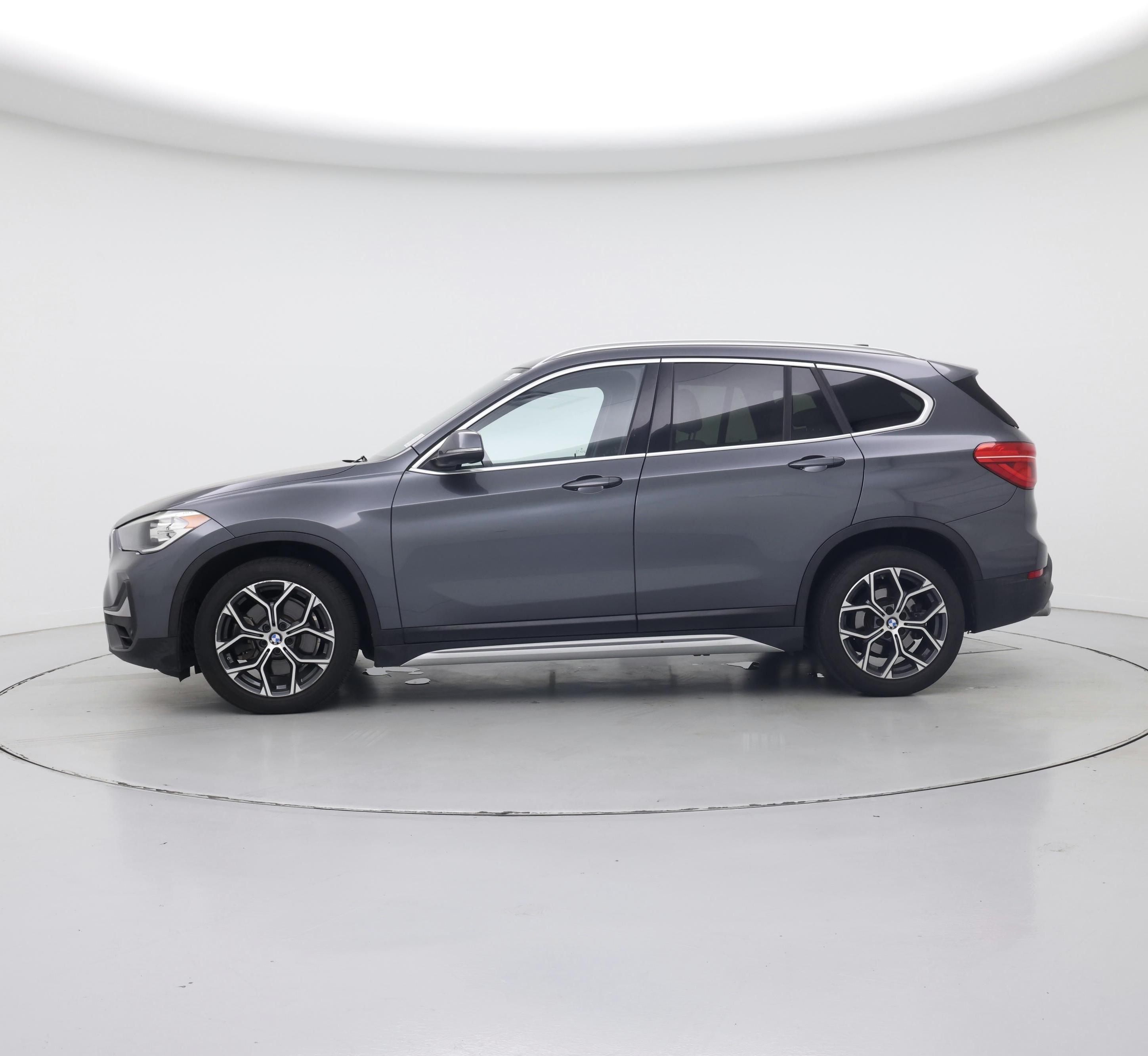 Thumbnail: 2021 BMW X1 - 3