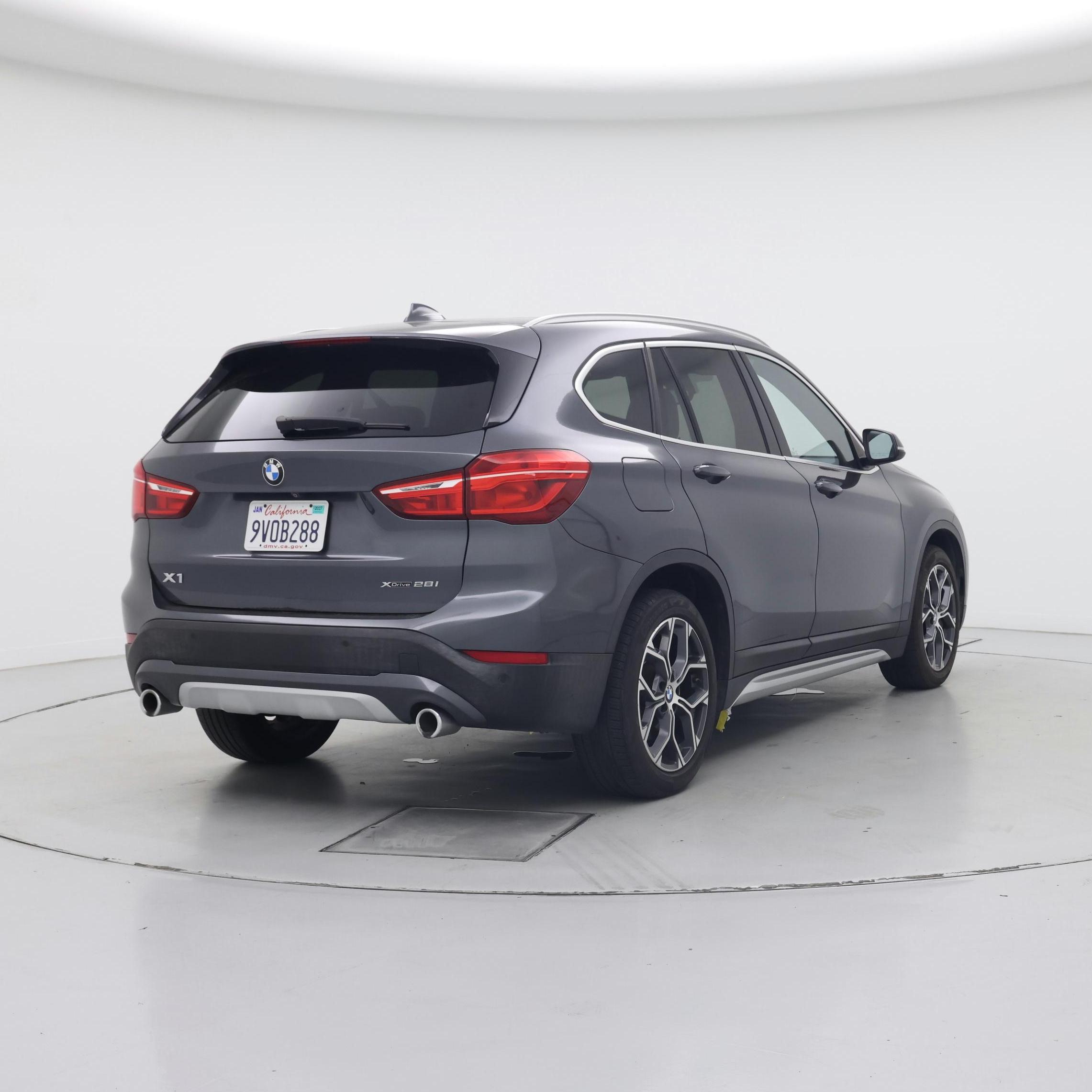 Thumbnail: 2021 BMW X1 - 8