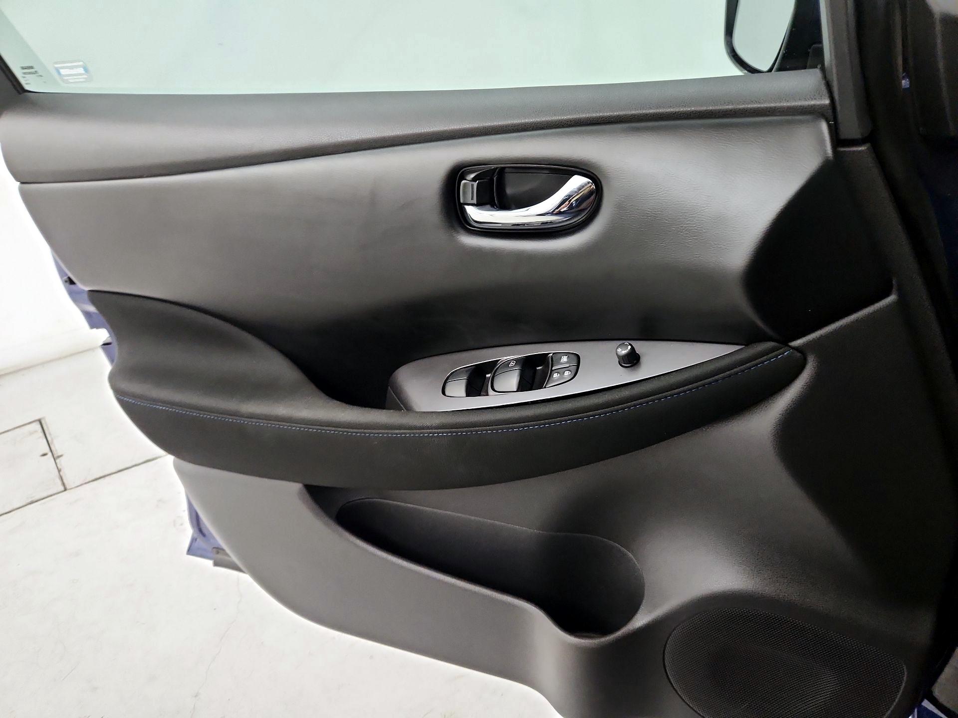 Thumbnail: 2023 Nissan Leaf - 12