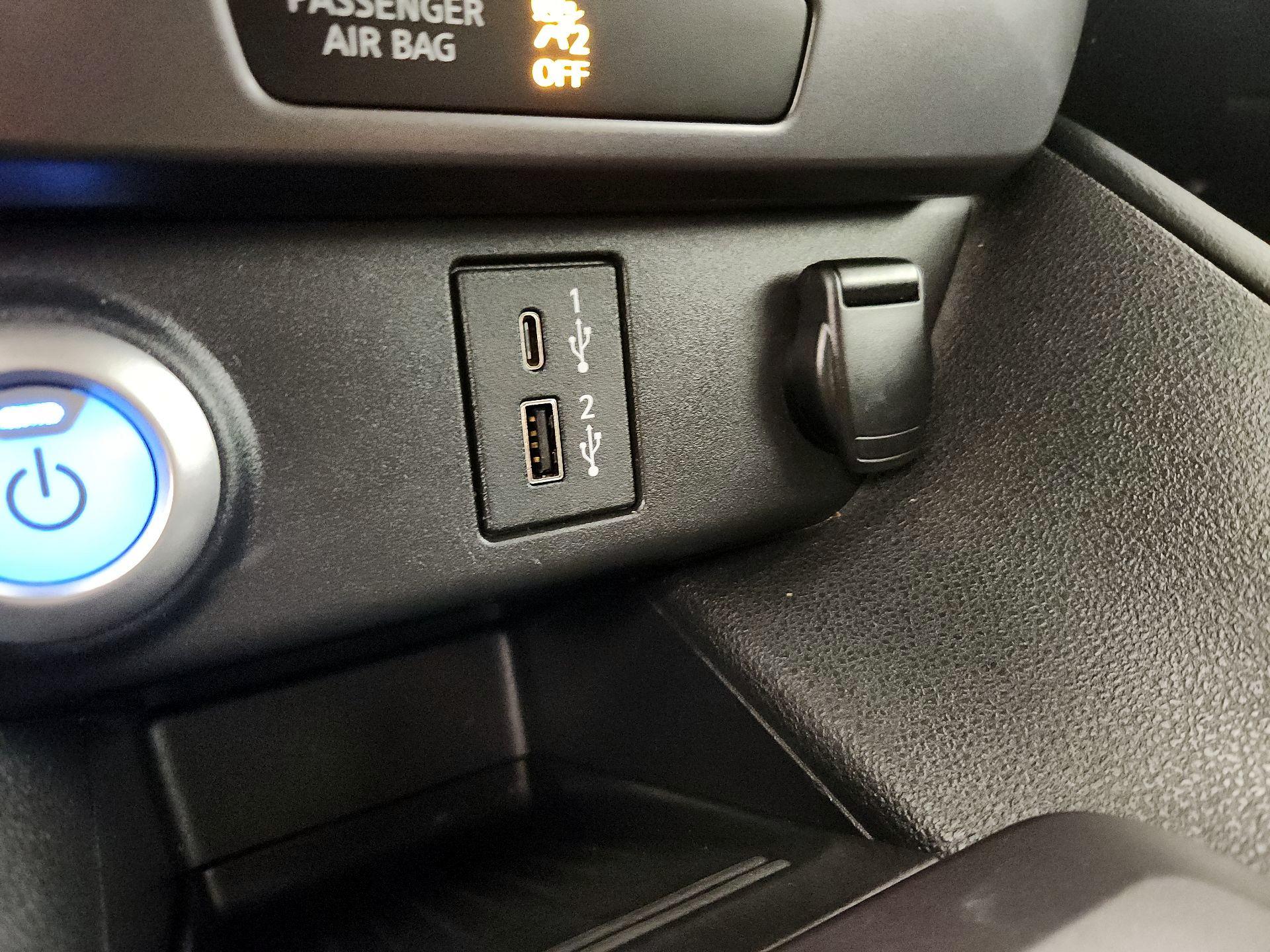 Thumbnail: 2023 Nissan Leaf - 18