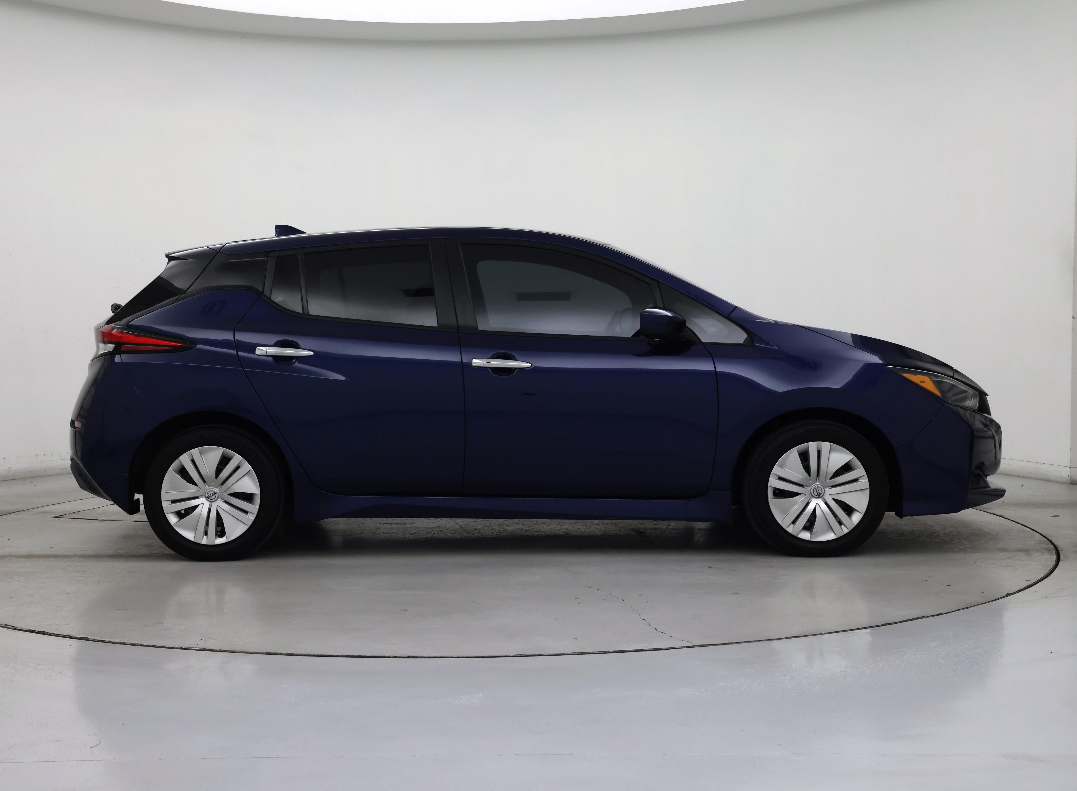 Thumbnail: 2023 Nissan Leaf - 7