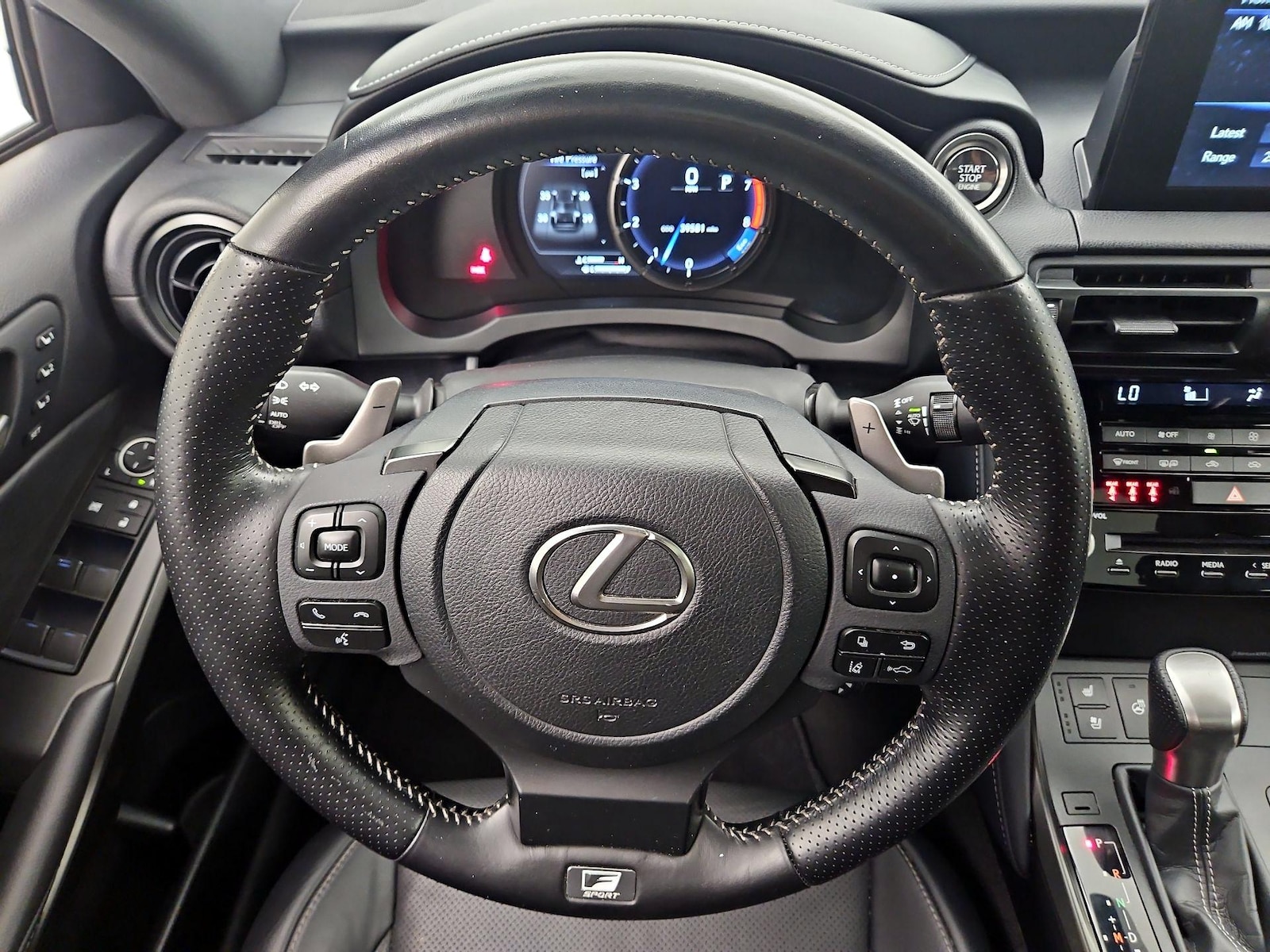 2024 Lexus IS 350 F SPORT - Photo 11