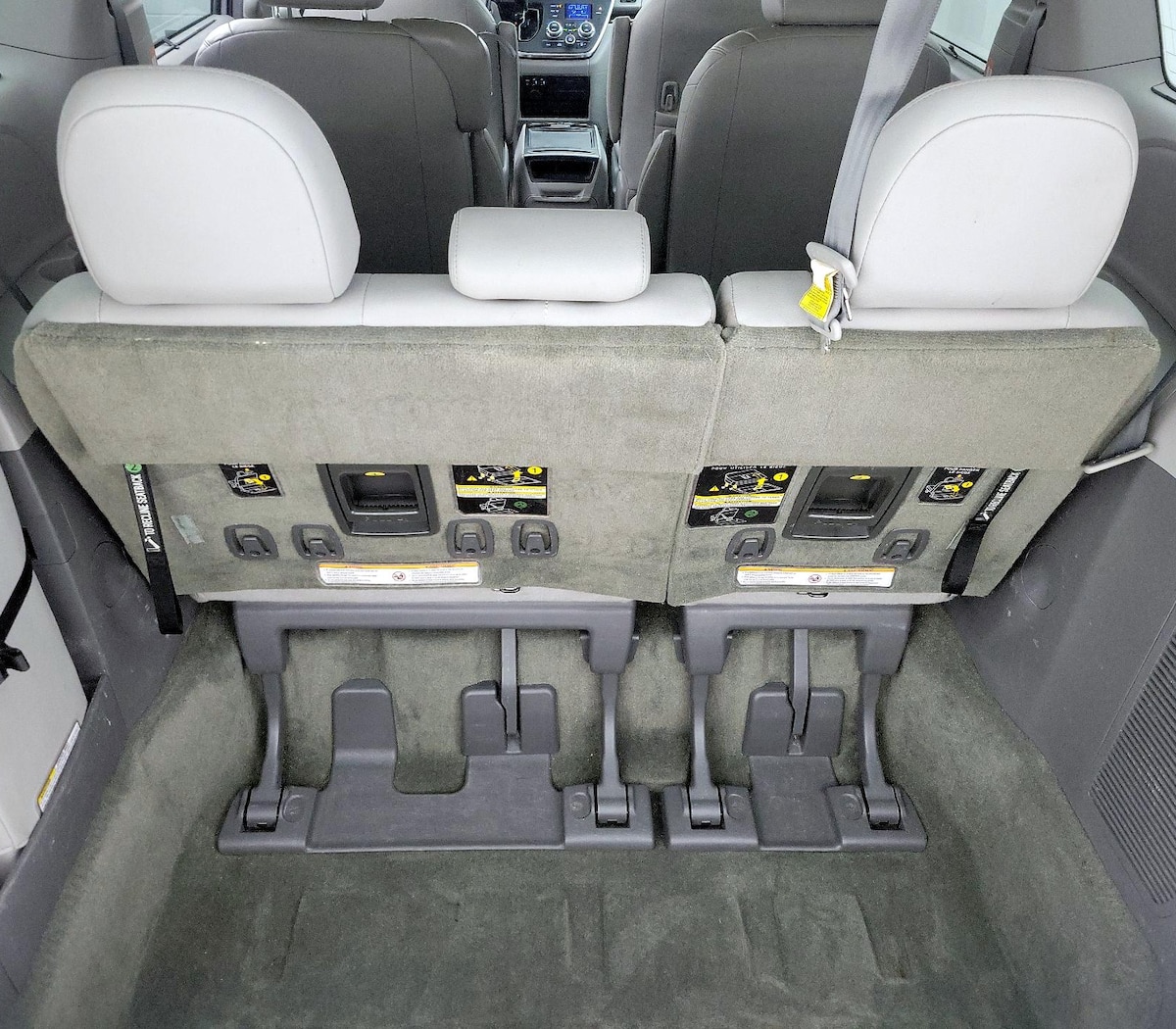 Trunk/Cargo (Seats Up)