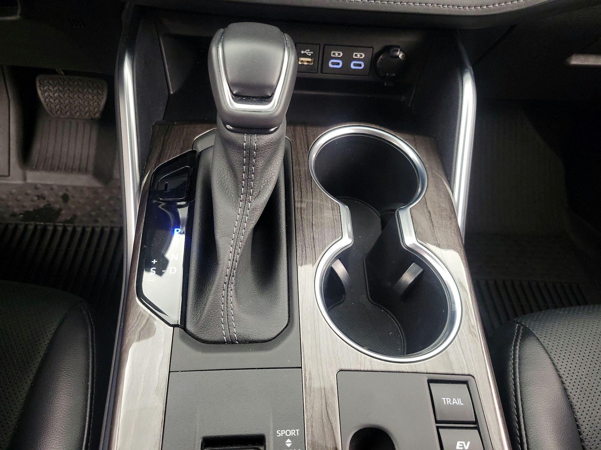 Thumbnail: 2023 Toyota Highlander - 17