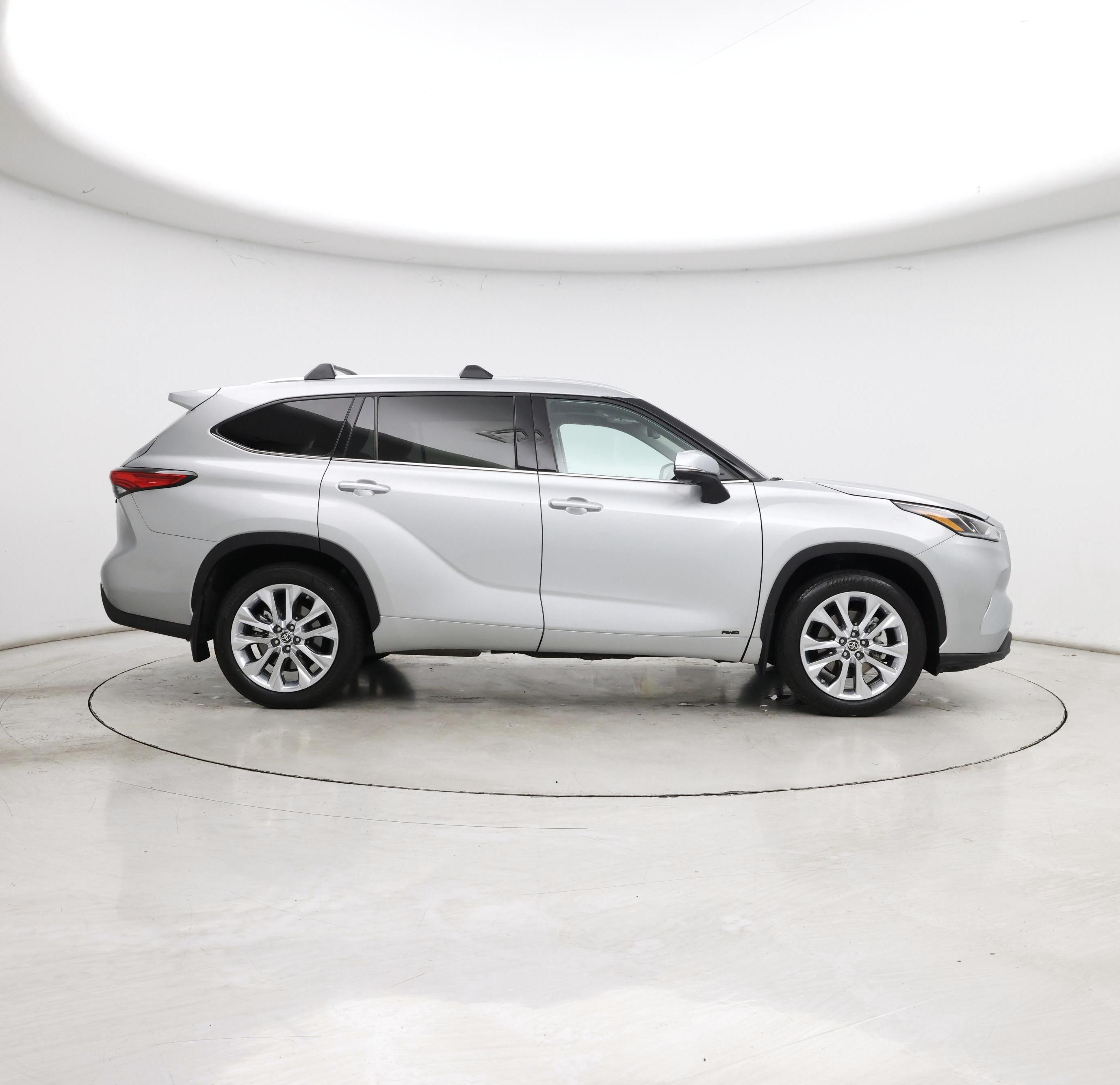 Thumbnail: 2023 Toyota Highlander - 7