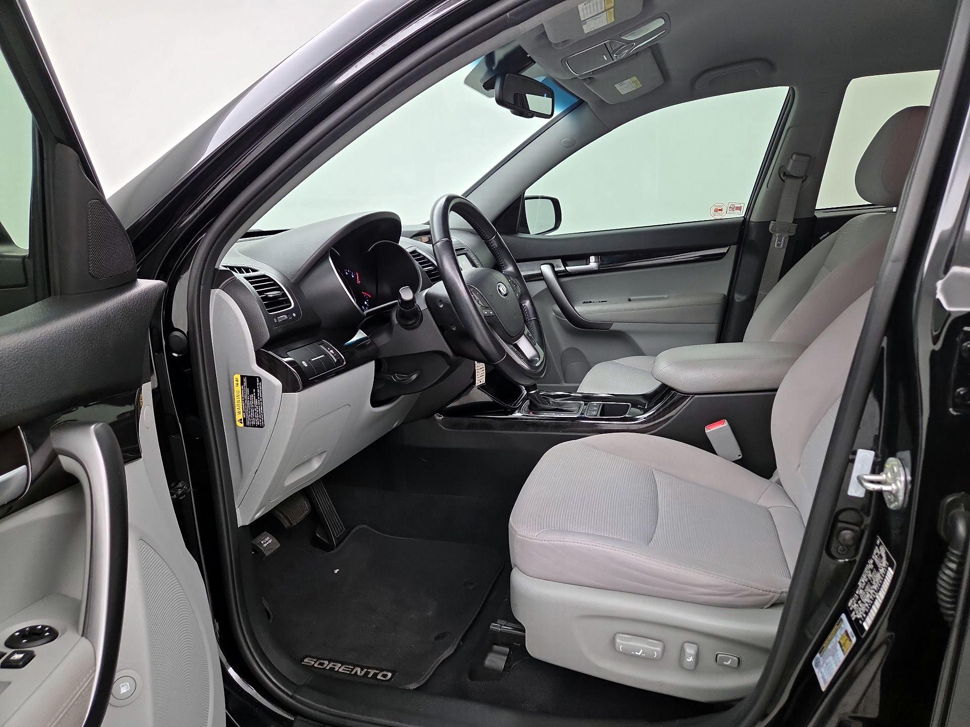 Thumbnail: 2014 Kia Sorento - 11