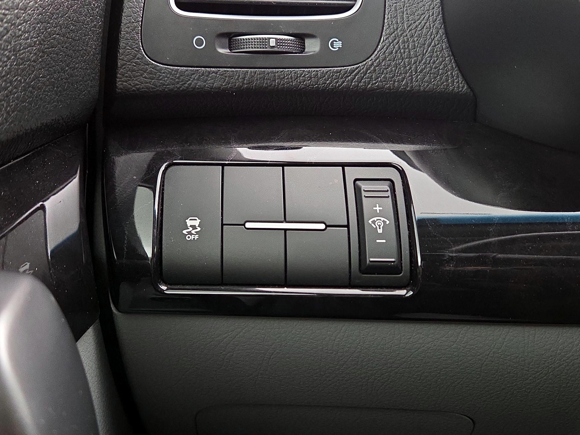 Thumbnail: 2014 Kia Sorento - 13