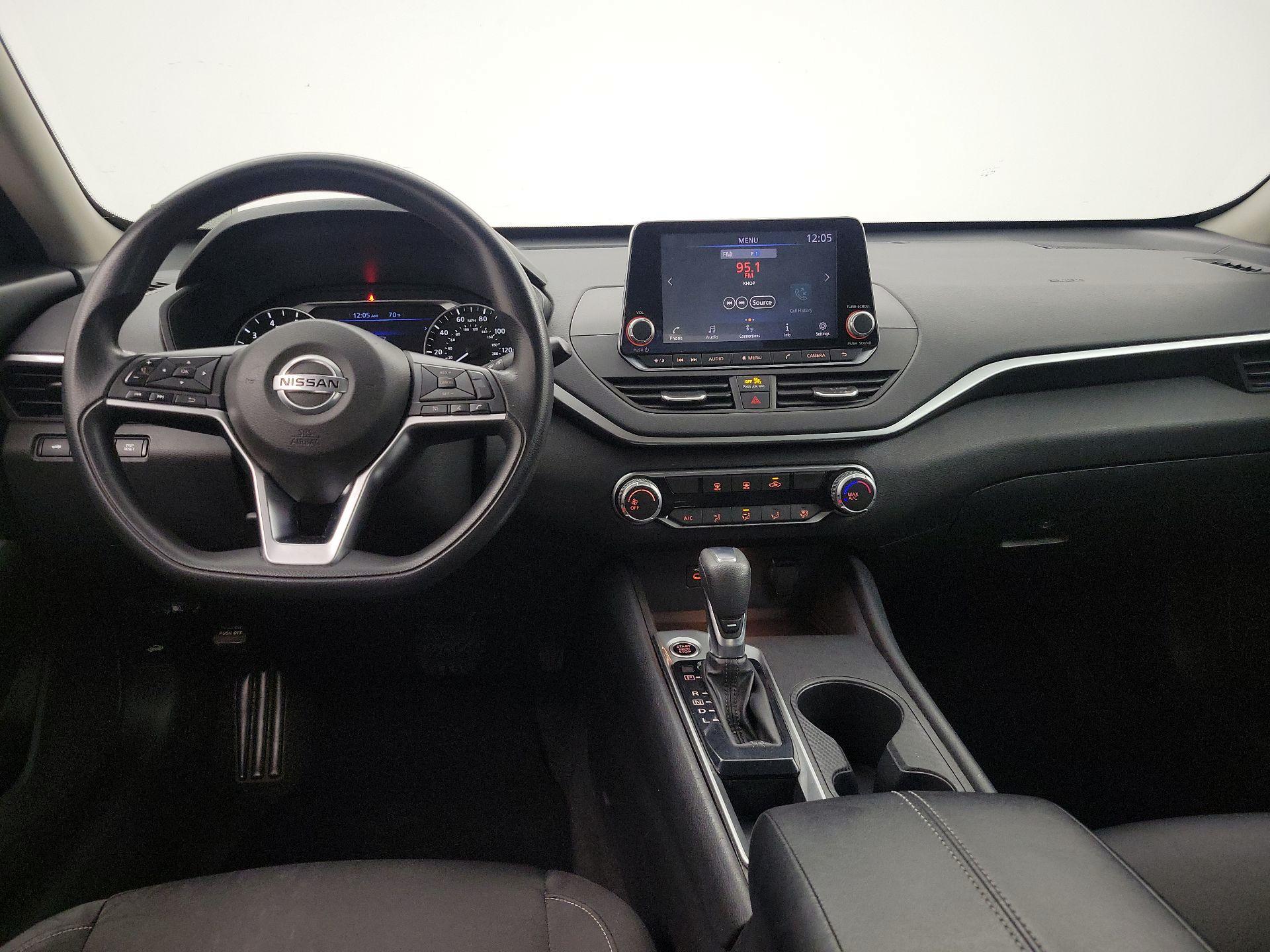 Thumbnail: 2020 Nissan Altima - 9
