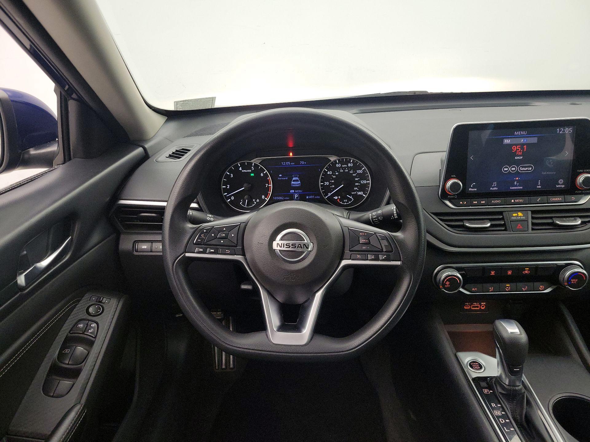 Thumbnail: 2020 Nissan Altima - 10