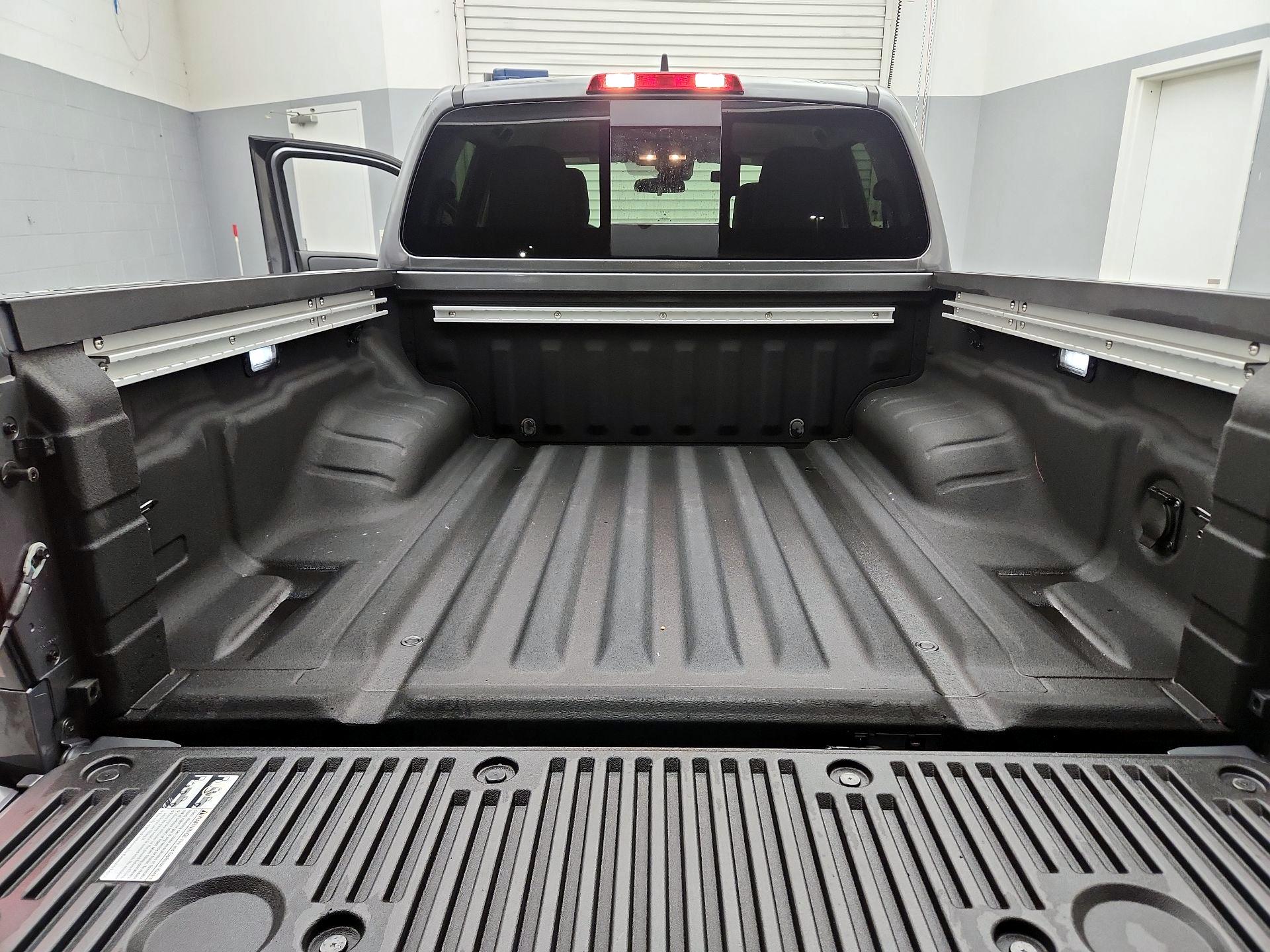 Thumbnail: 2023 Nissan Frontier - 20