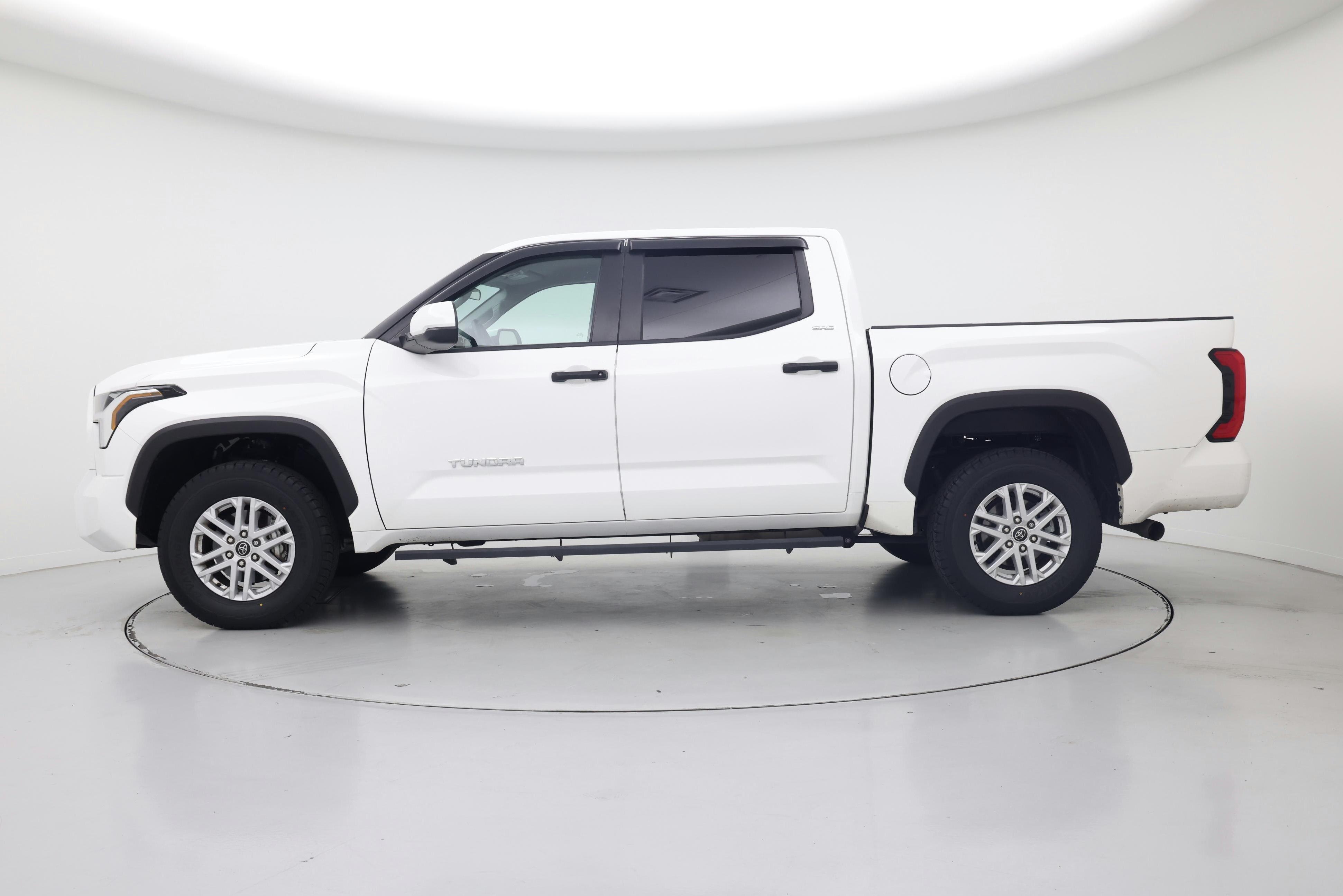 Thumbnail: 2024 Toyota Tundra - 3