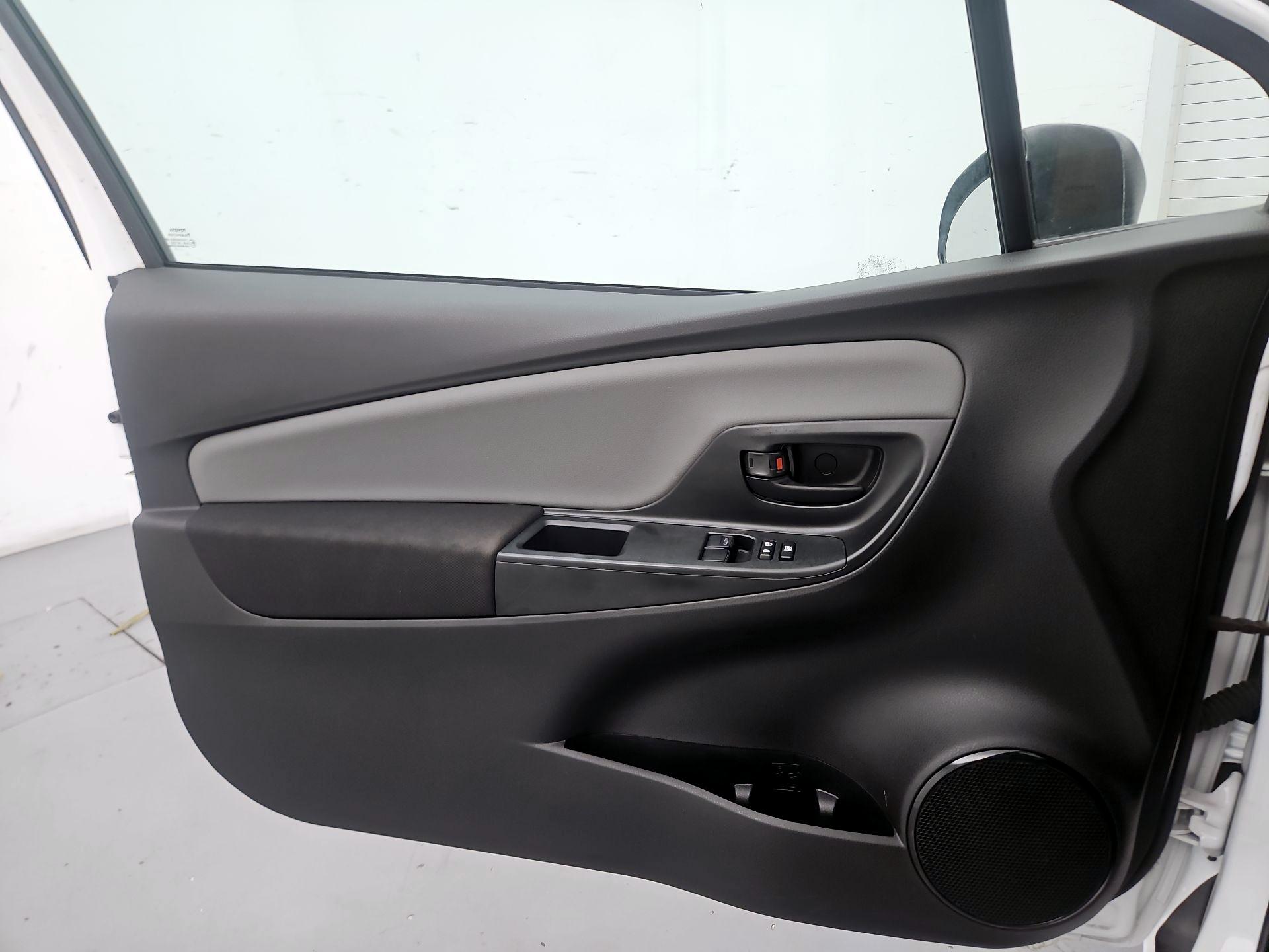 Thumbnail: 2018 Toyota Yaris - 10