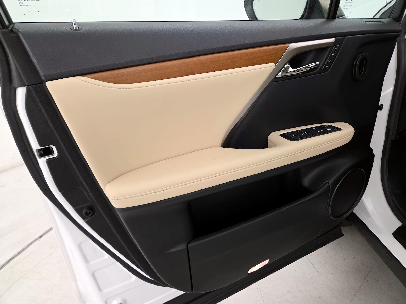 2022 Lexus RX Hybrid 450h - Photo 13