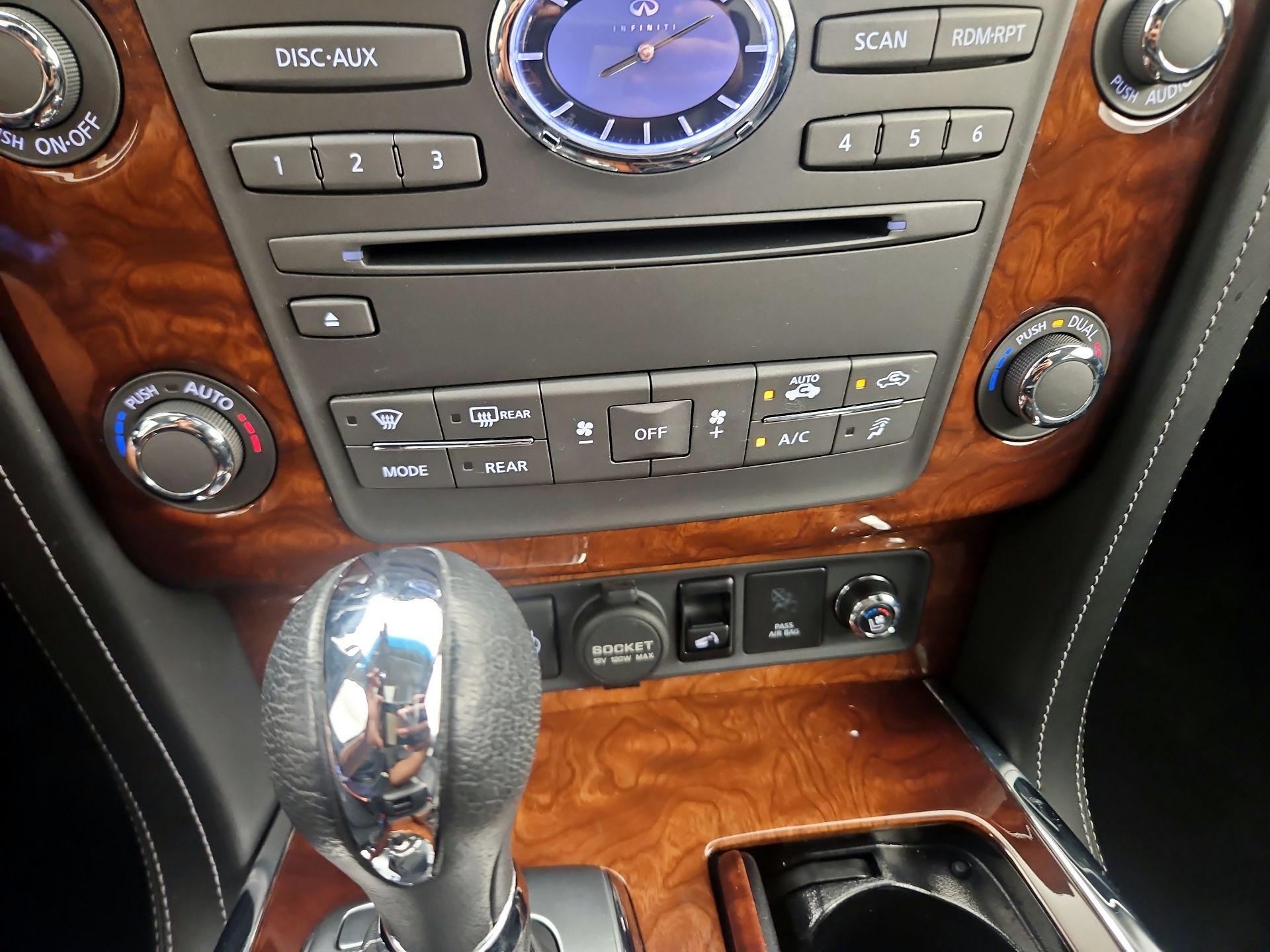 Thumbnail: 2017 INFINITI QX80 - 16