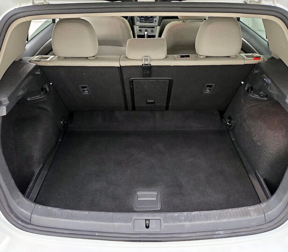 Trunk/Cargo (Seats Up)