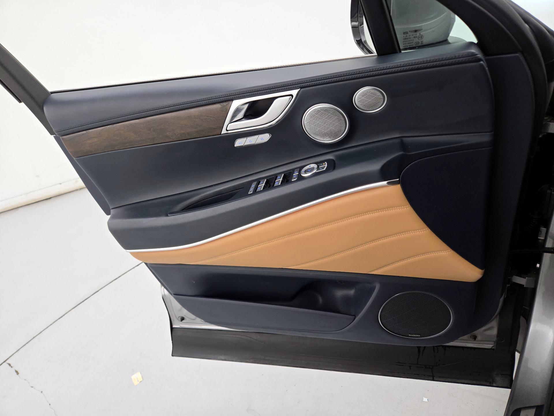 Thumbnail: 2022 Genesis GV80 - 12