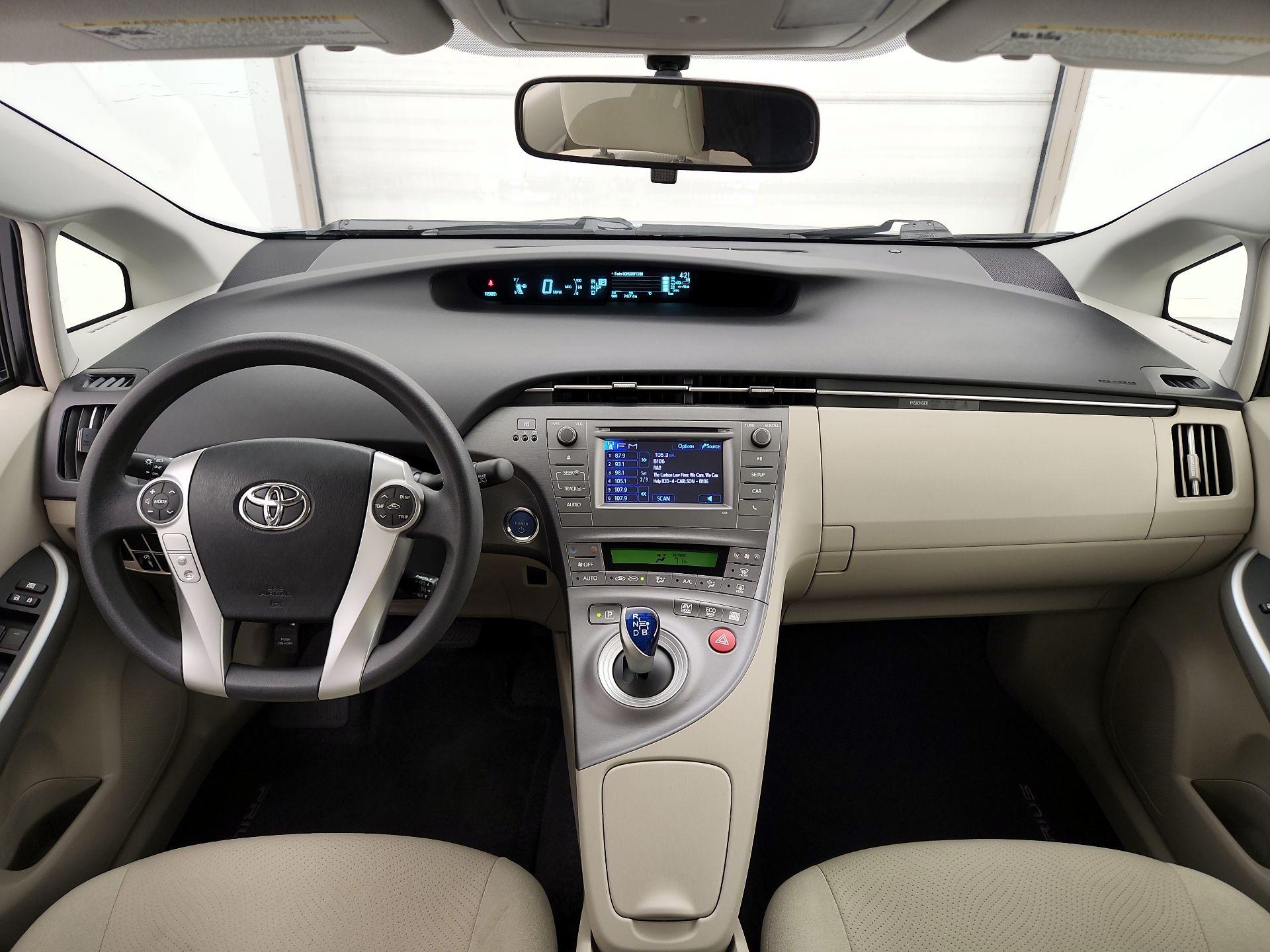 Thumbnail: 2015 Toyota Prius - 9