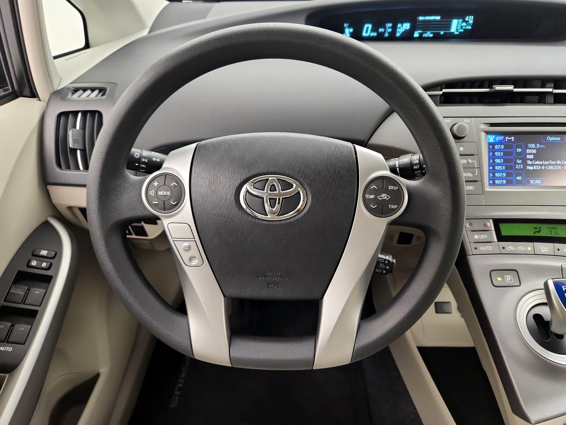 Thumbnail: 2015 Toyota Prius - 10